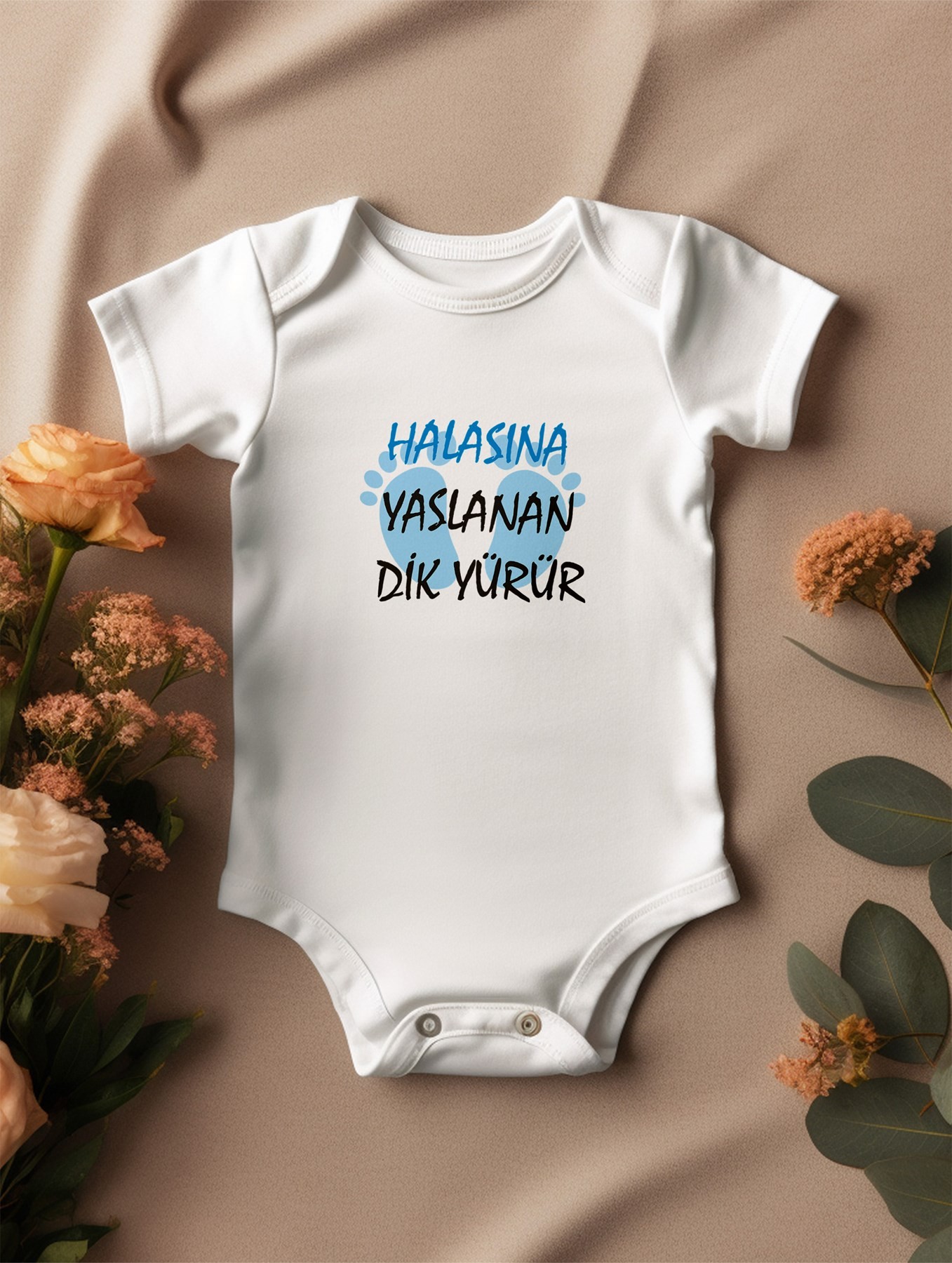 Halasına Yaslanan Dik Durur Yazılı Bebek Zıbın