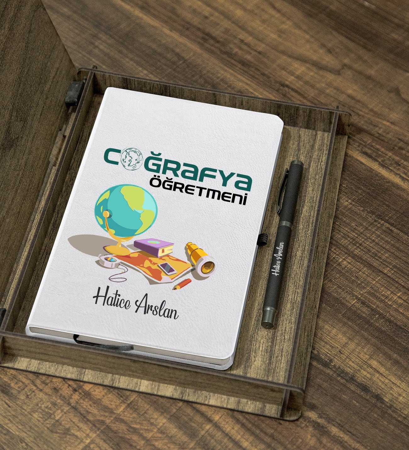 Kişiye Özel  Coğrafya Öğretmeni Tasarımlı Ahşap Kutulu Ajanda Kalem Seti