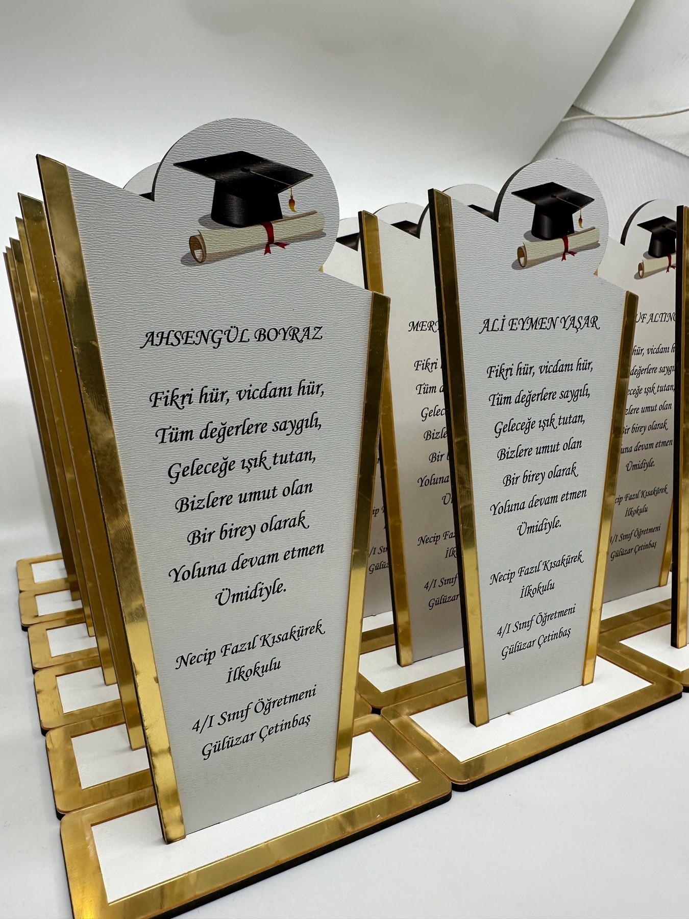 Öğrenciler İçin İsim Baskılı  Ahşap Mezuniyet Plaketi