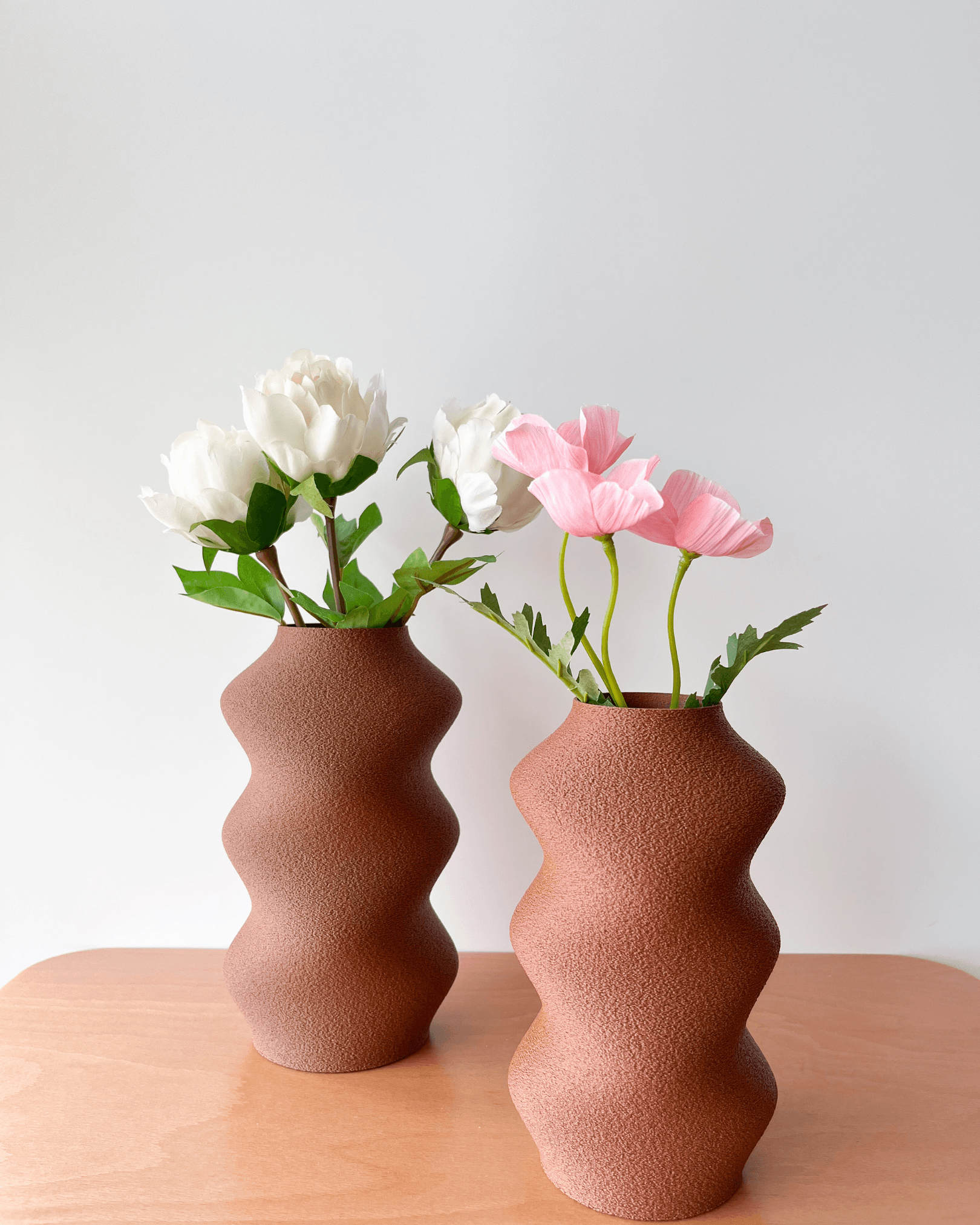 Ahşap Renk Modern Objeo Vazo-19 cm-Dokulu 3D Baskı Doğal Ahşap Görünümlü Kırılmaz Dekoratif Obje