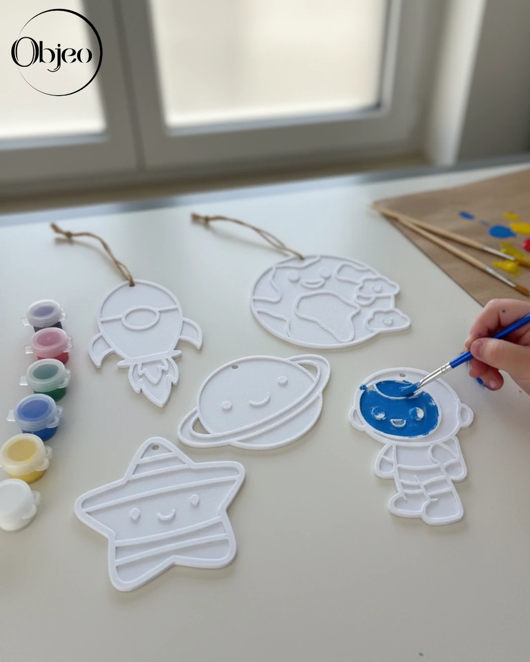 Uzay Temalı Çocuk Boyama Seti - 5 Parça + 6 Renk Boya + Fırça