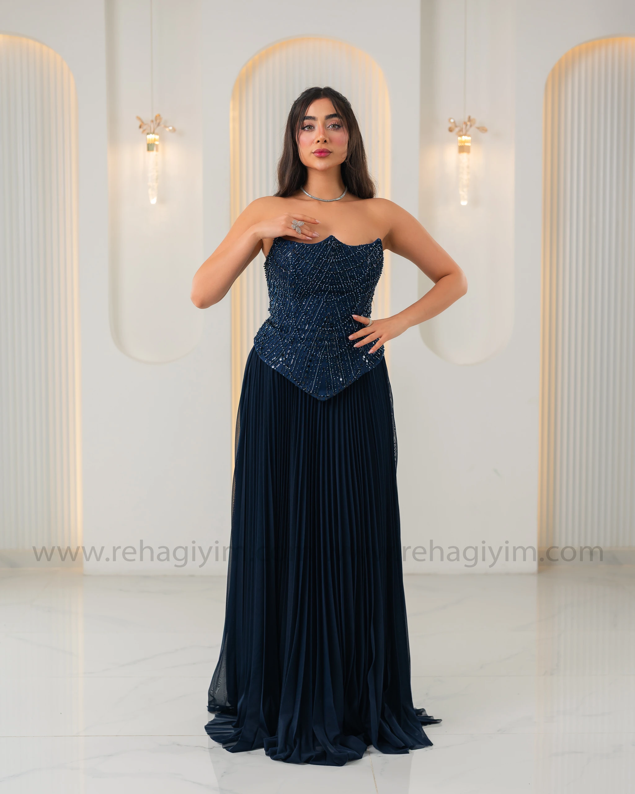 Kalp Yaka Taş İşlemeli Pilise Etek Abiye Elbise