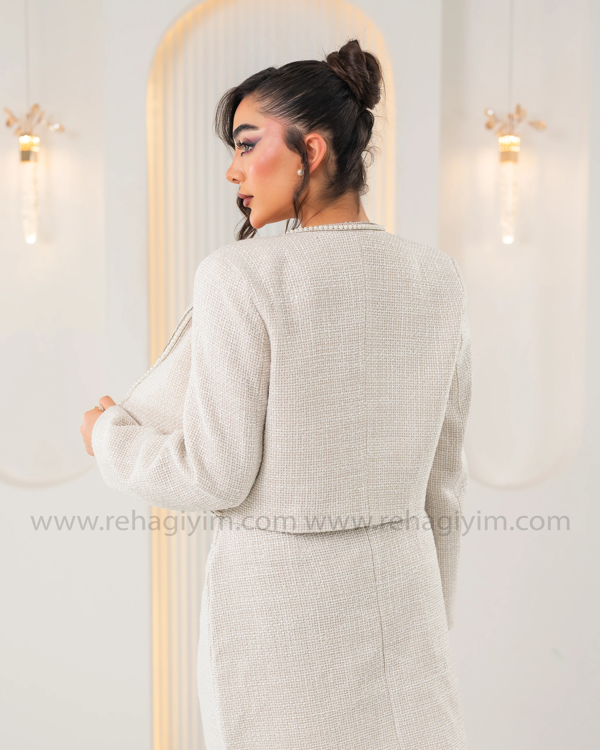 Taş Detaylı Tuvit Etek Ceket Takım - Krem