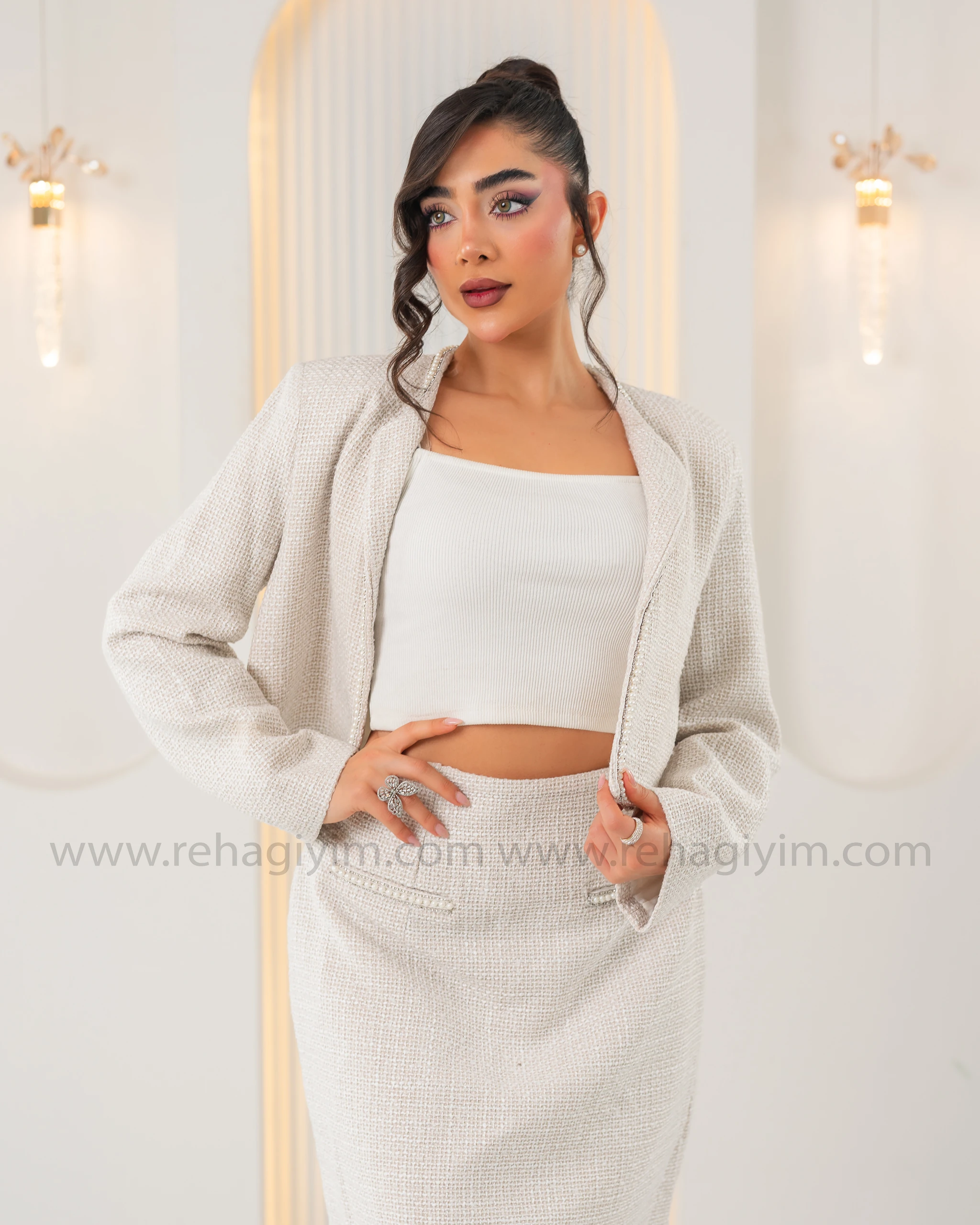 Taş Detaylı Tuvit Etek Ceket Takım - Krem