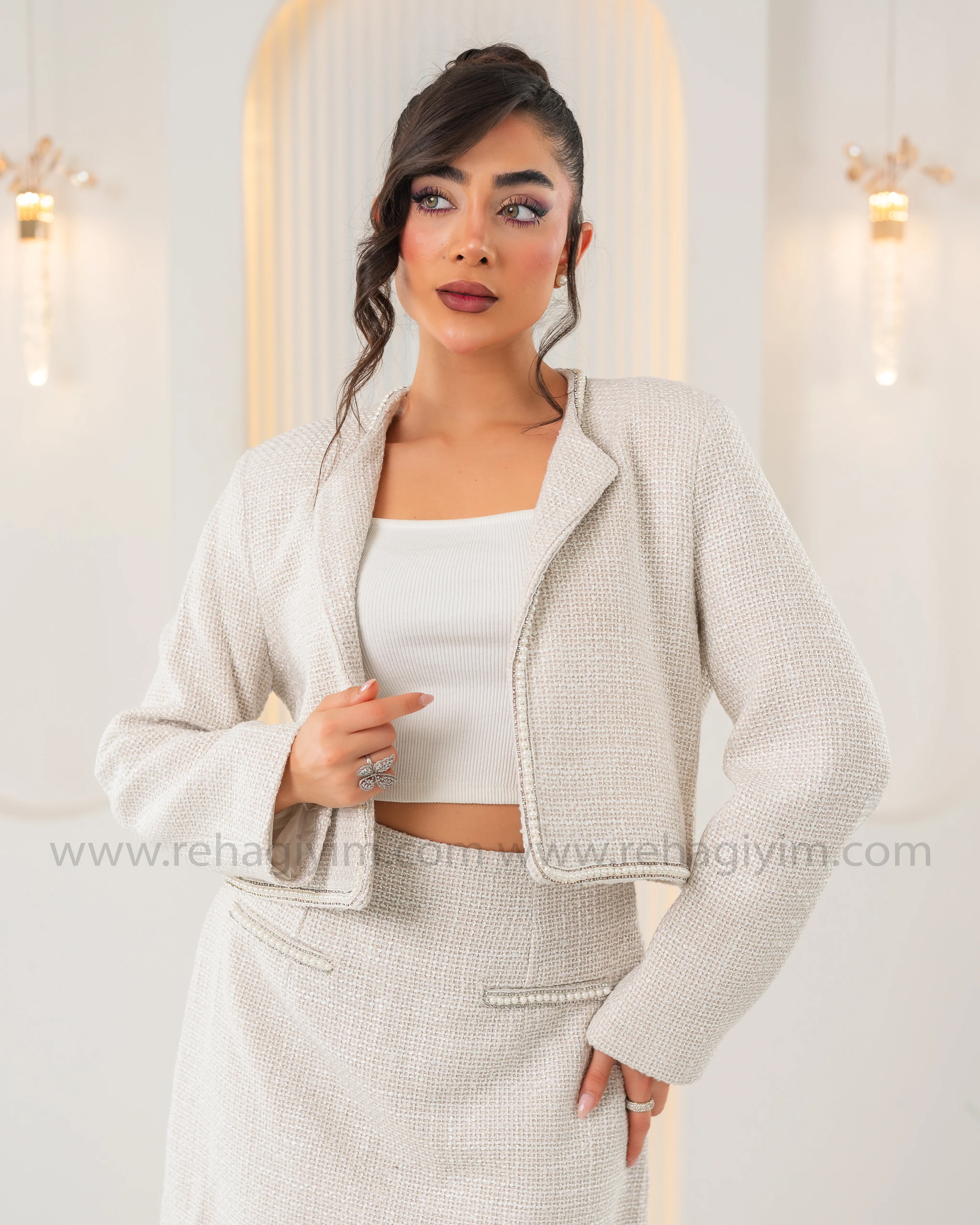 Taş Detaylı Tuvit Etek Ceket Takım - Krem