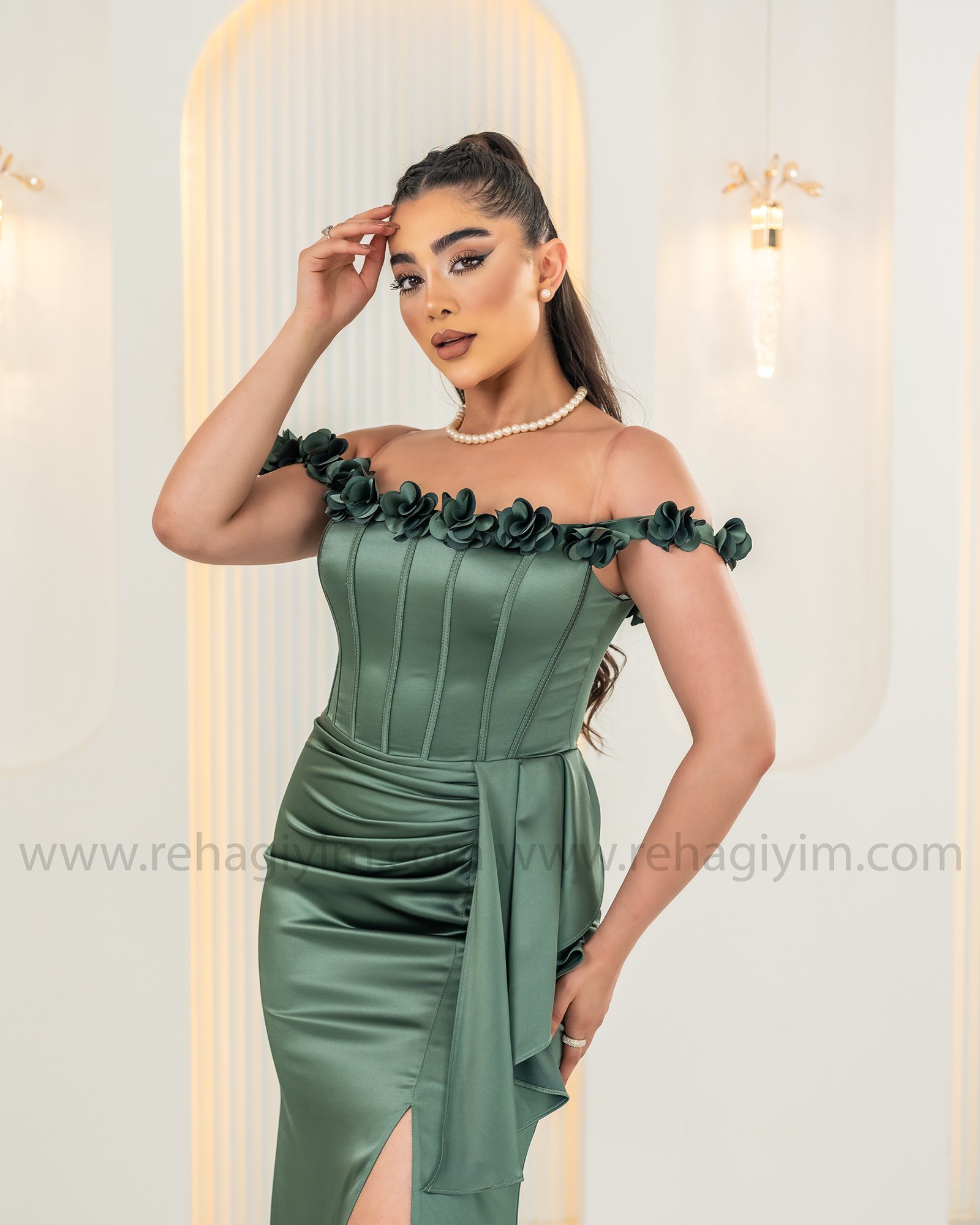 Gül Detaylı Korse Saten Plus - Çağla