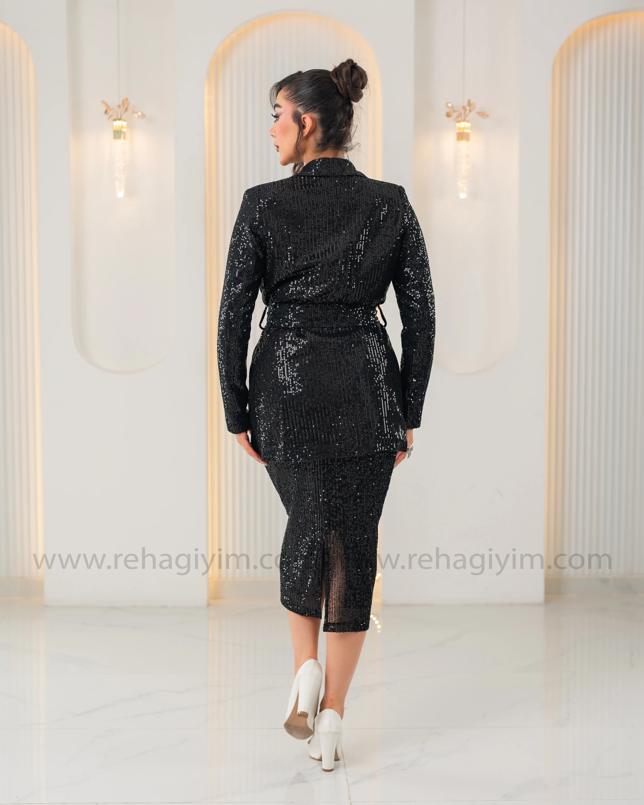 Yırtmaç Detaylı Payet Etek