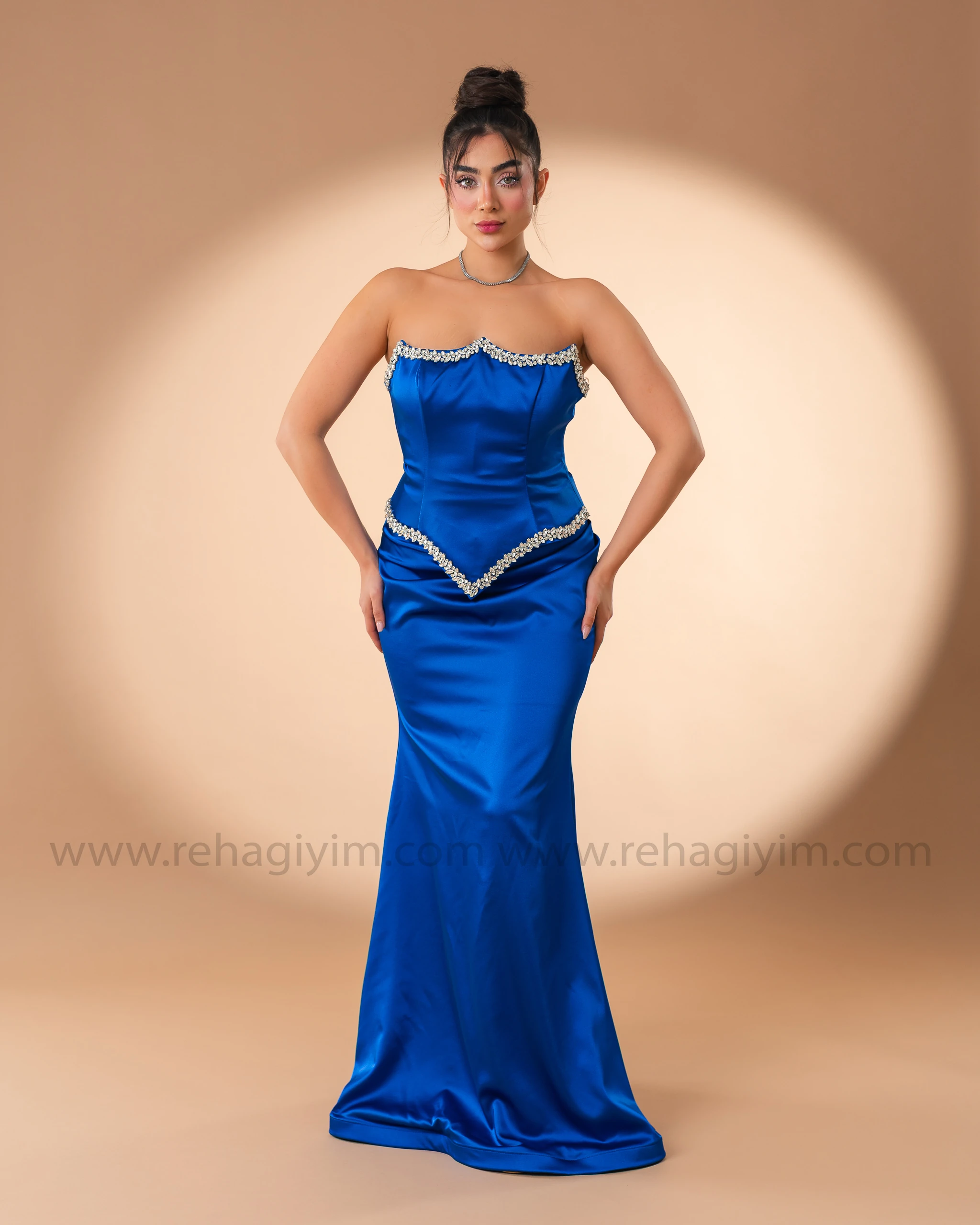 Taş İşlemeli Straplez Saten Abiye Elbise - Saks