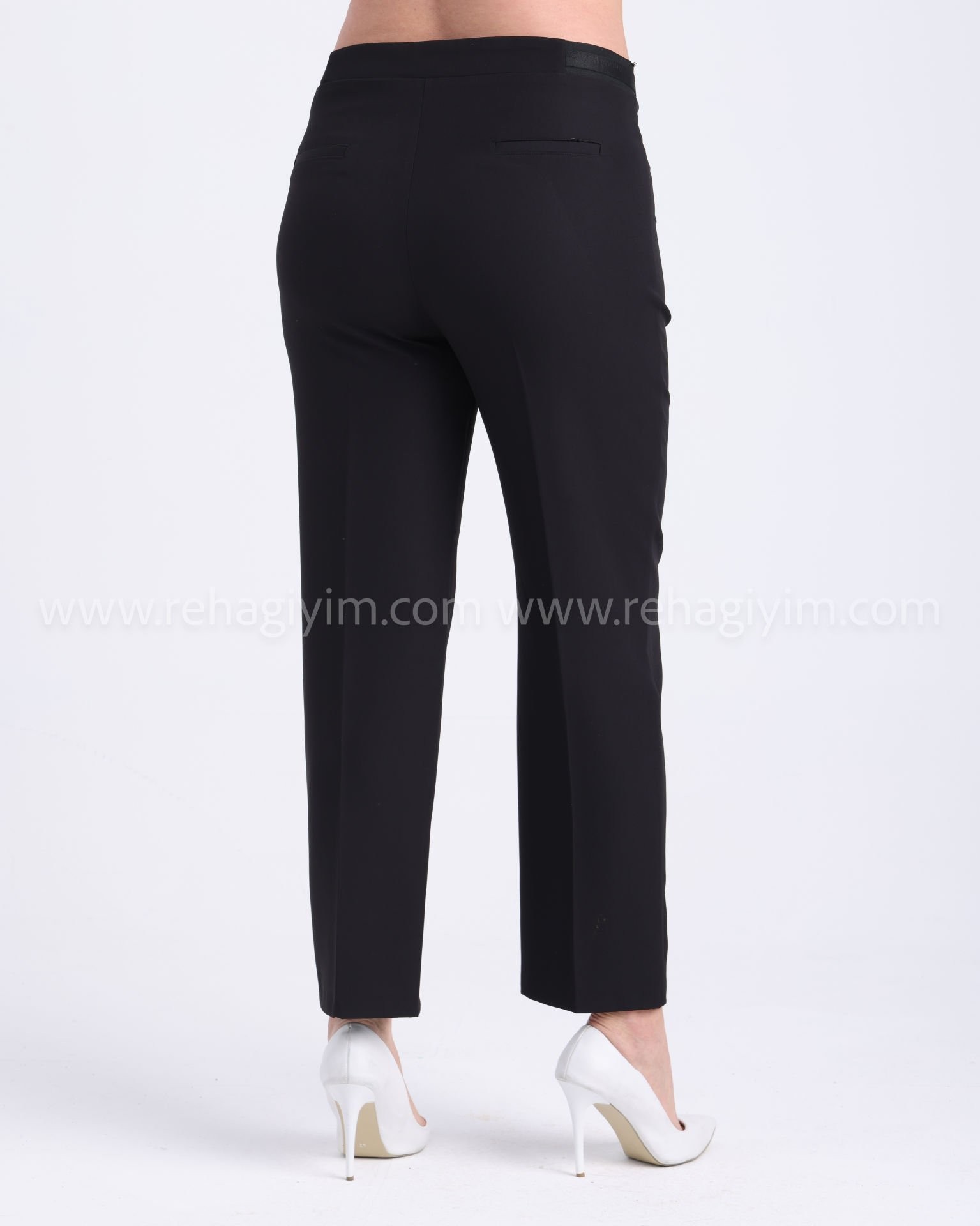 Saten Cep Detaylı Kumaş Pantolon