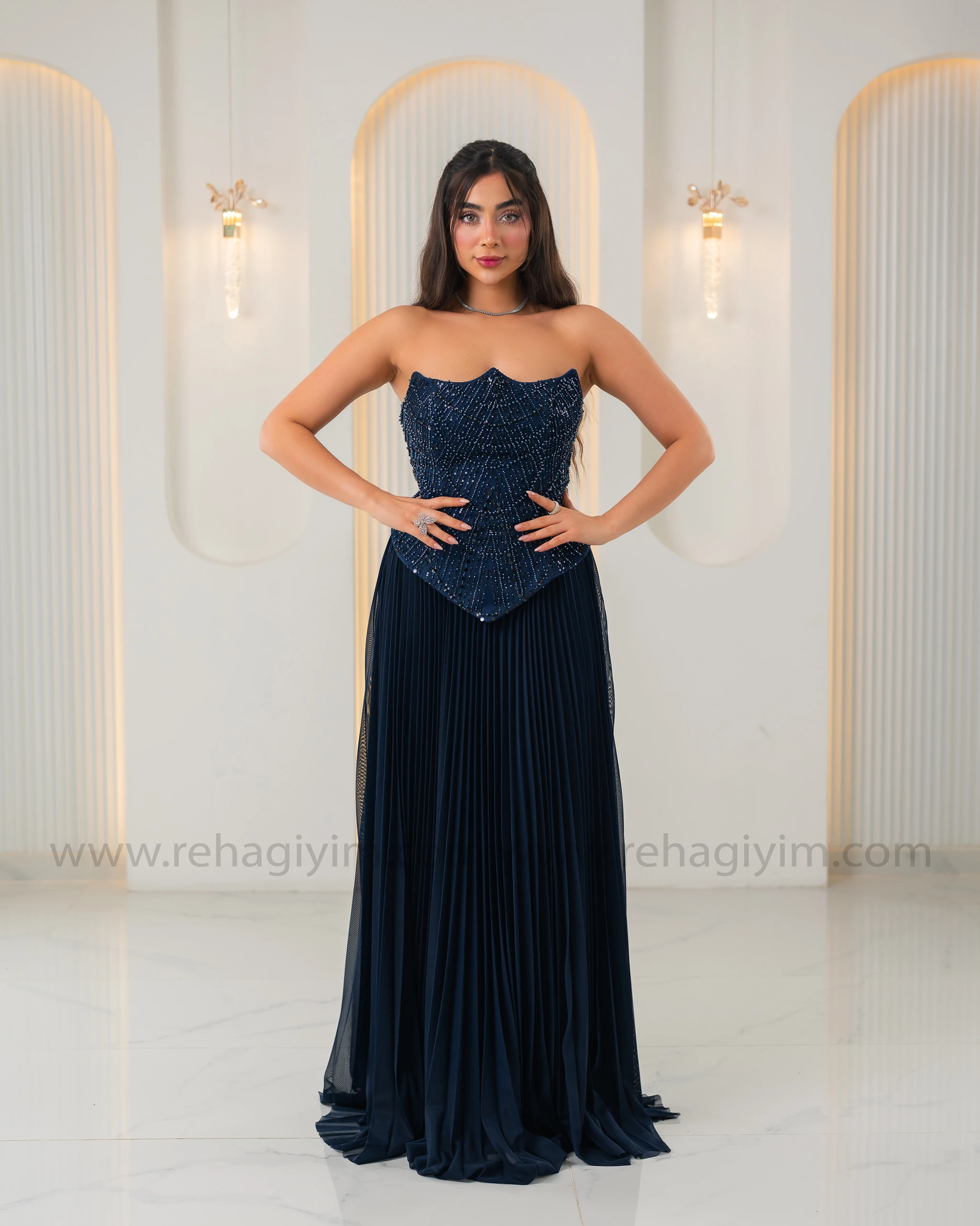 Kalp Yaka Taş İşlemeli Pilise Etek Abiye Elbise