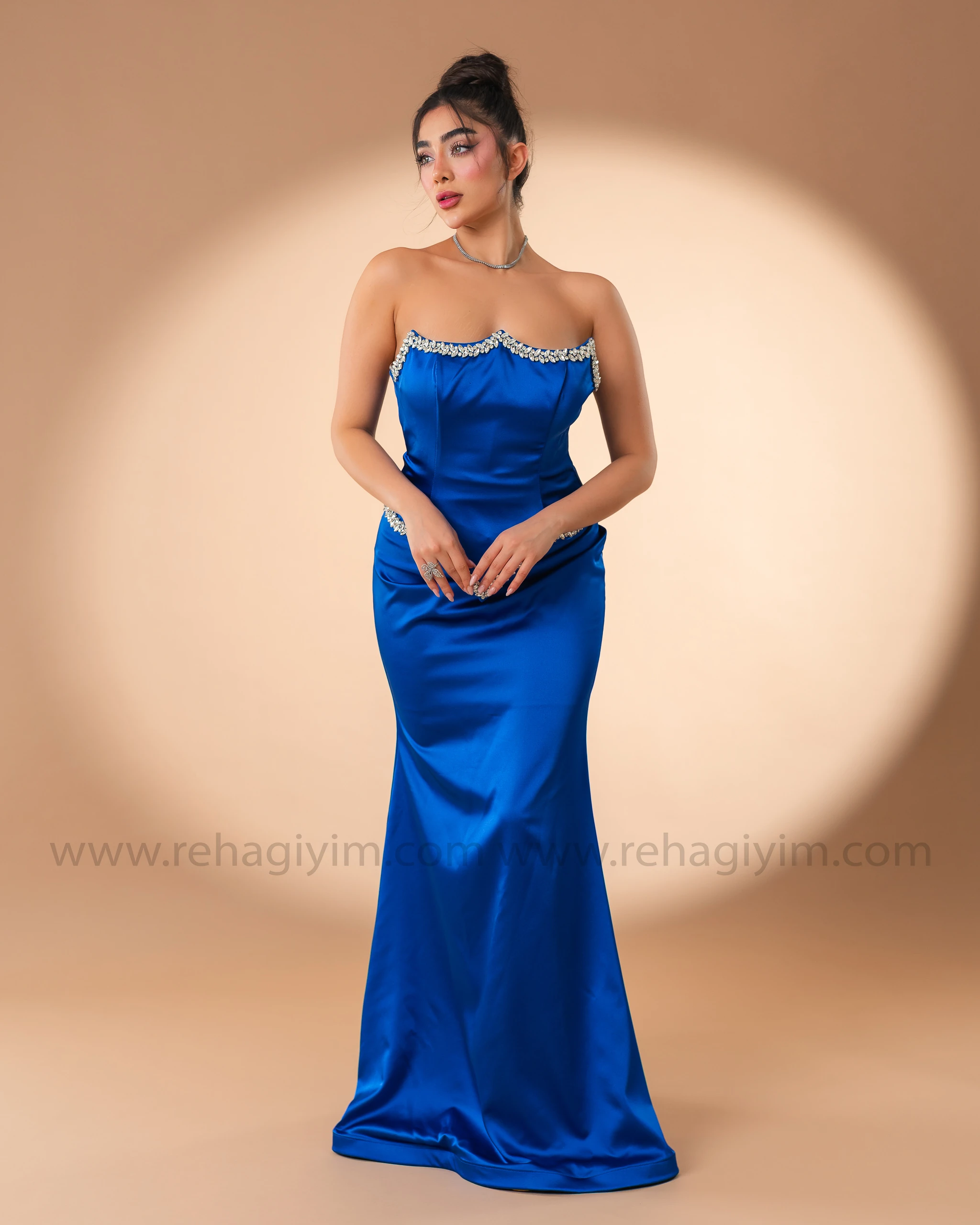 Taş İşlemeli Straplez Saten Abiye Elbise - Saks