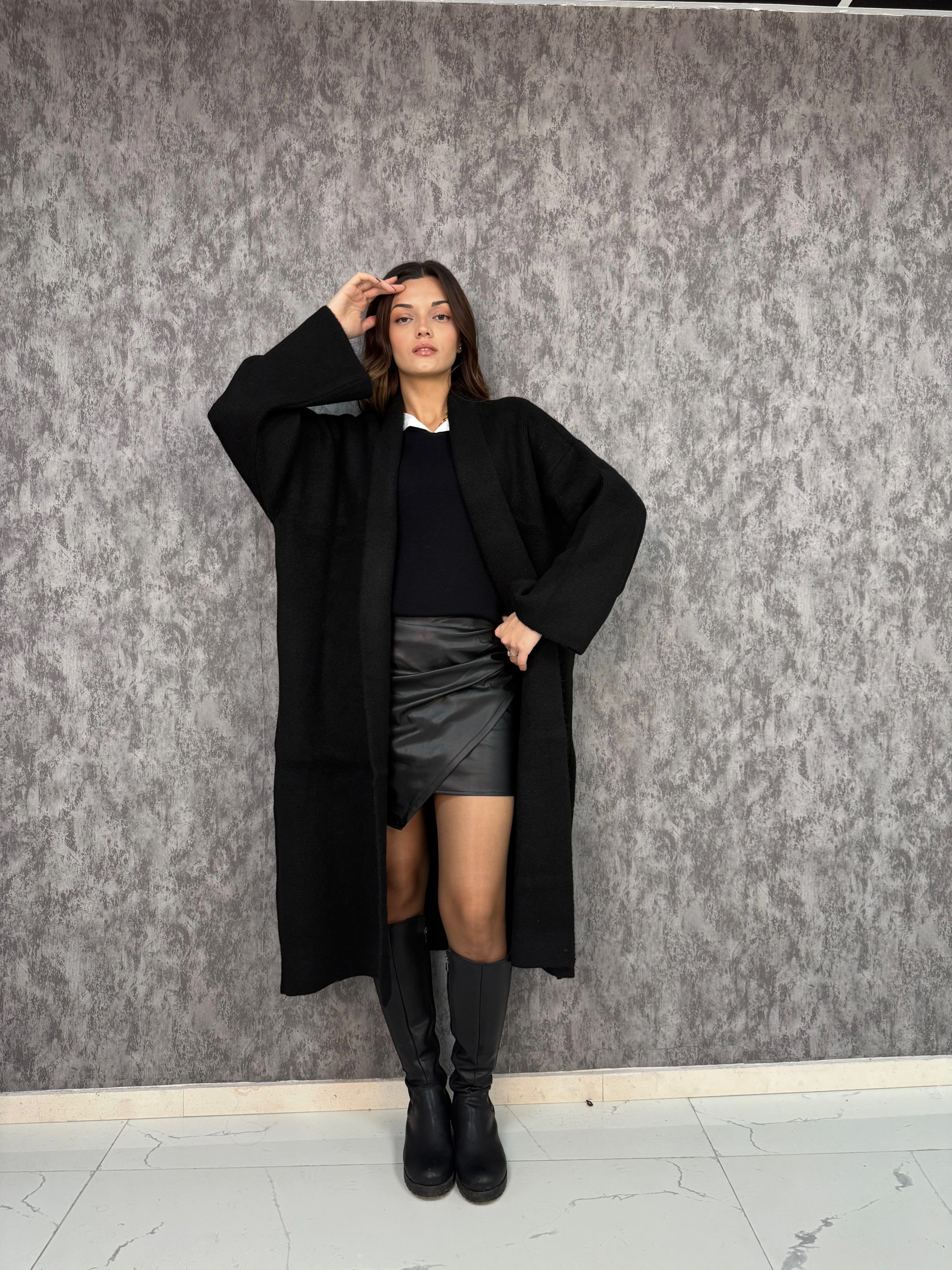 Yumuşacık Uzun Triko Hırka - Siyah