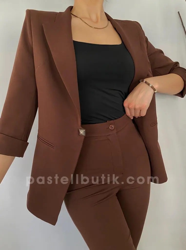 Astarlı Tek Düğmeli Takım