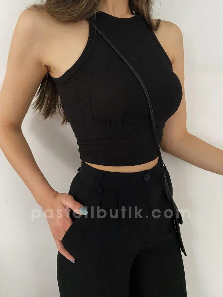 Halter Yaka Crop