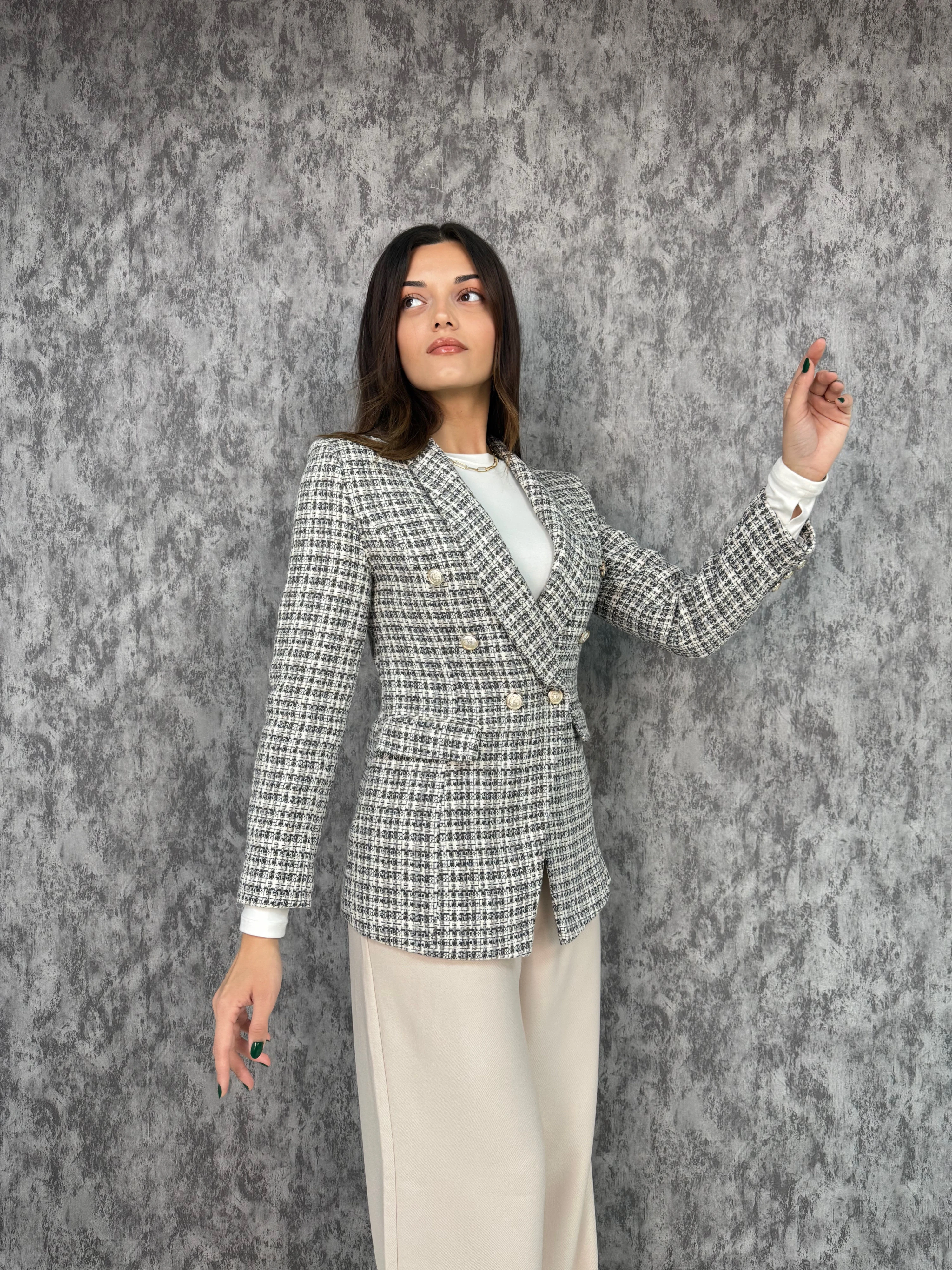 Şal Yaka Ekstra Düğmeli Şanel Ceket