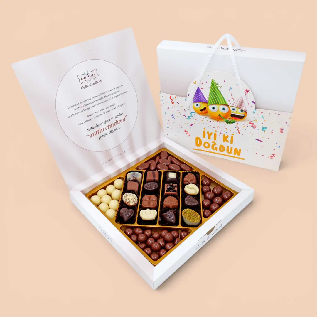 Darich ノベルティ 9TH SPECIAL ANNIVERSARY BOX İyi Ki Doğdun Mesajlı Çantalı Çikolata