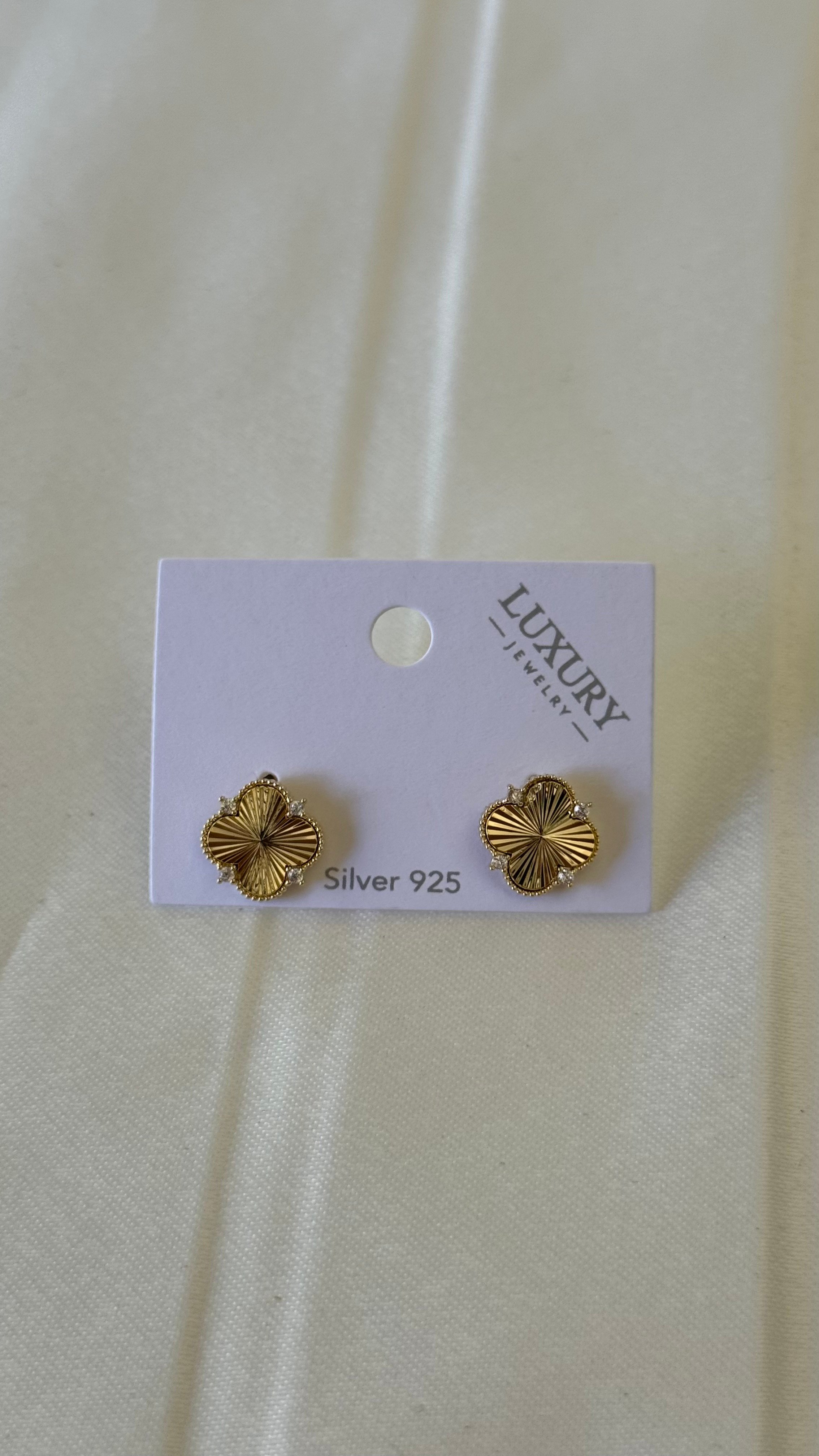 GOLD TAŞLI YONCA KÜPE 