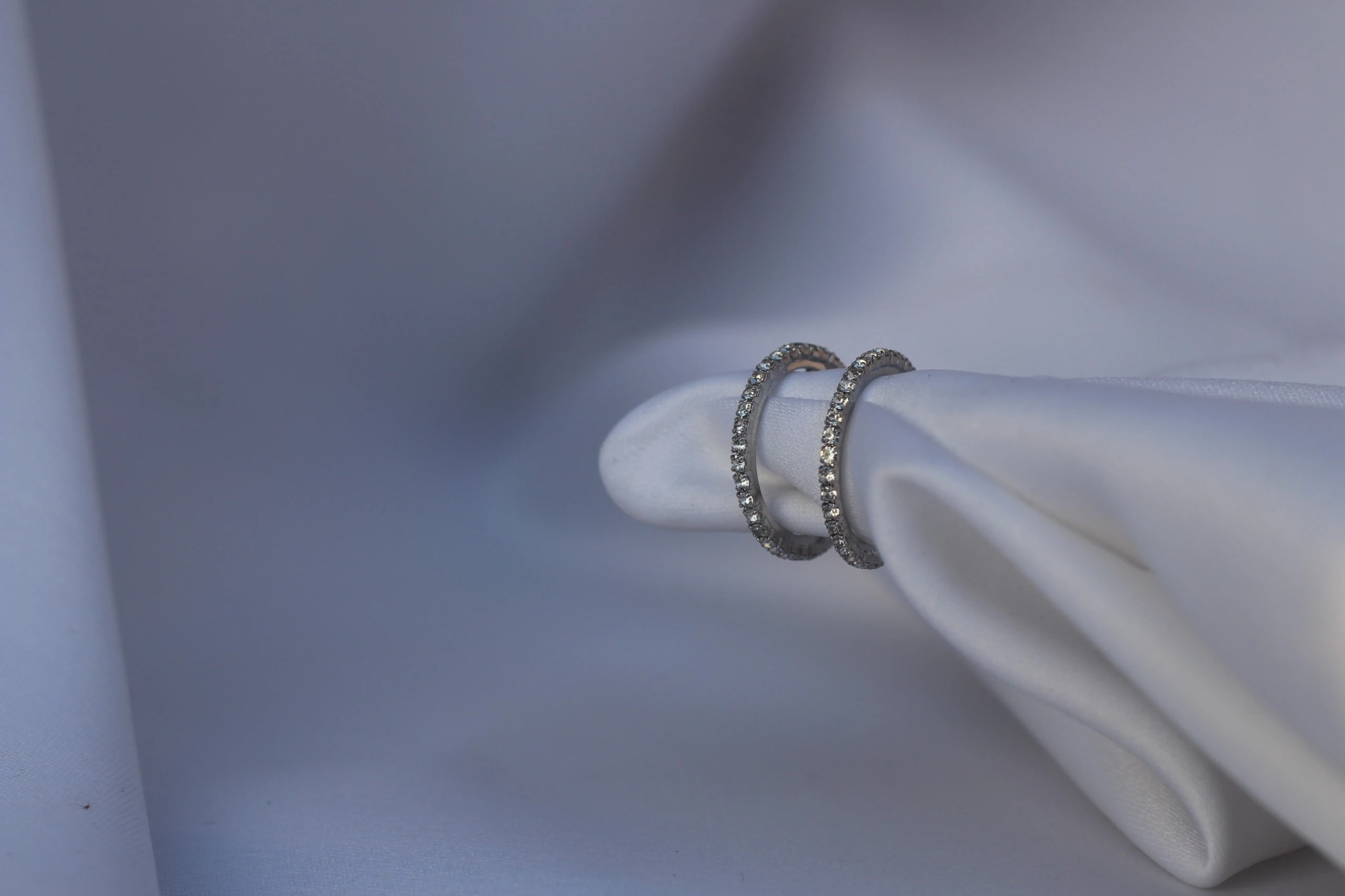 Işıltılı Halka Küpe