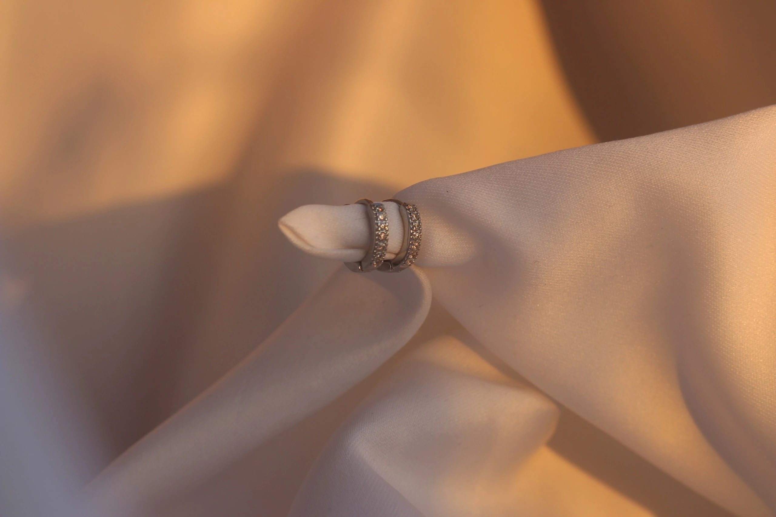 Taşlı Küçük Halka Küpe