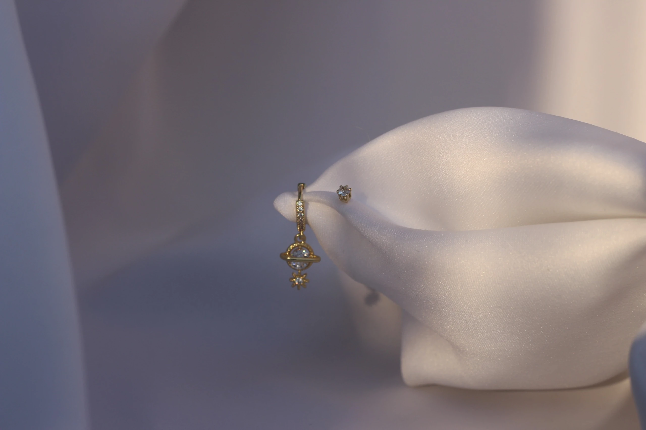 Satürn Küpe - Gold