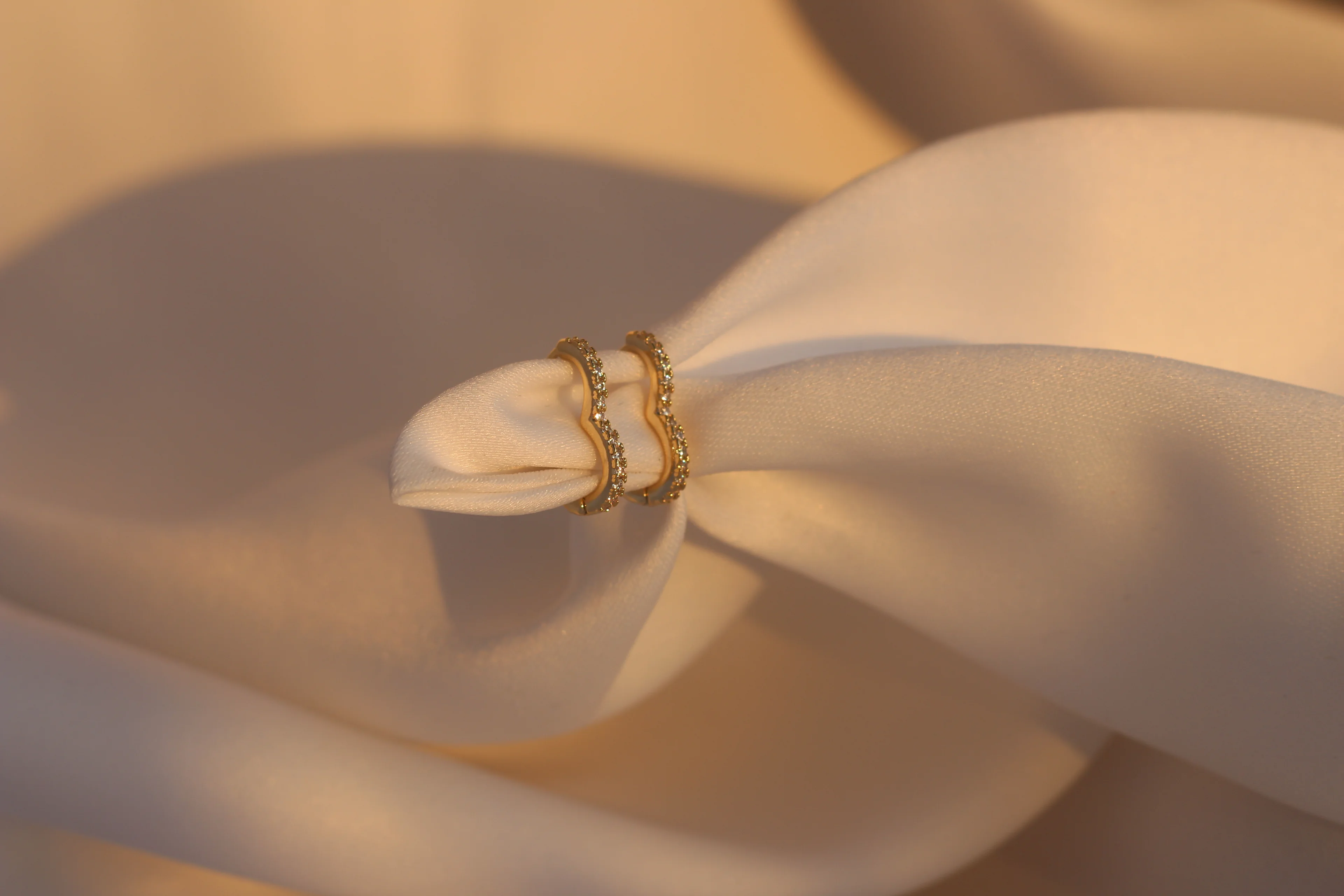 Taşlı Çelik Kalp Küpe - Orta Kalp