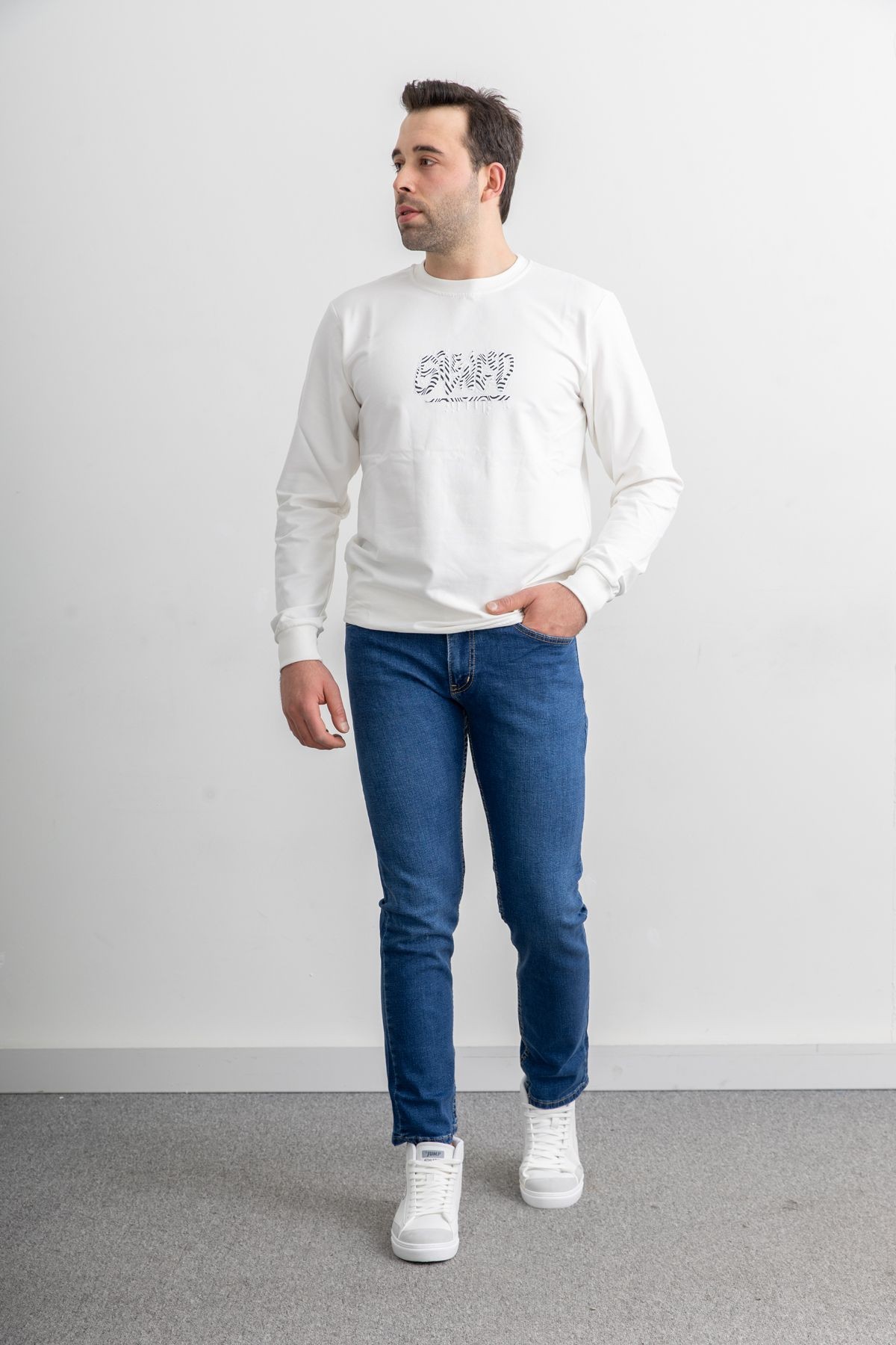Erkek 8310 Sıfır Yaka Uzun Kollu Baskılı Sweatshirt