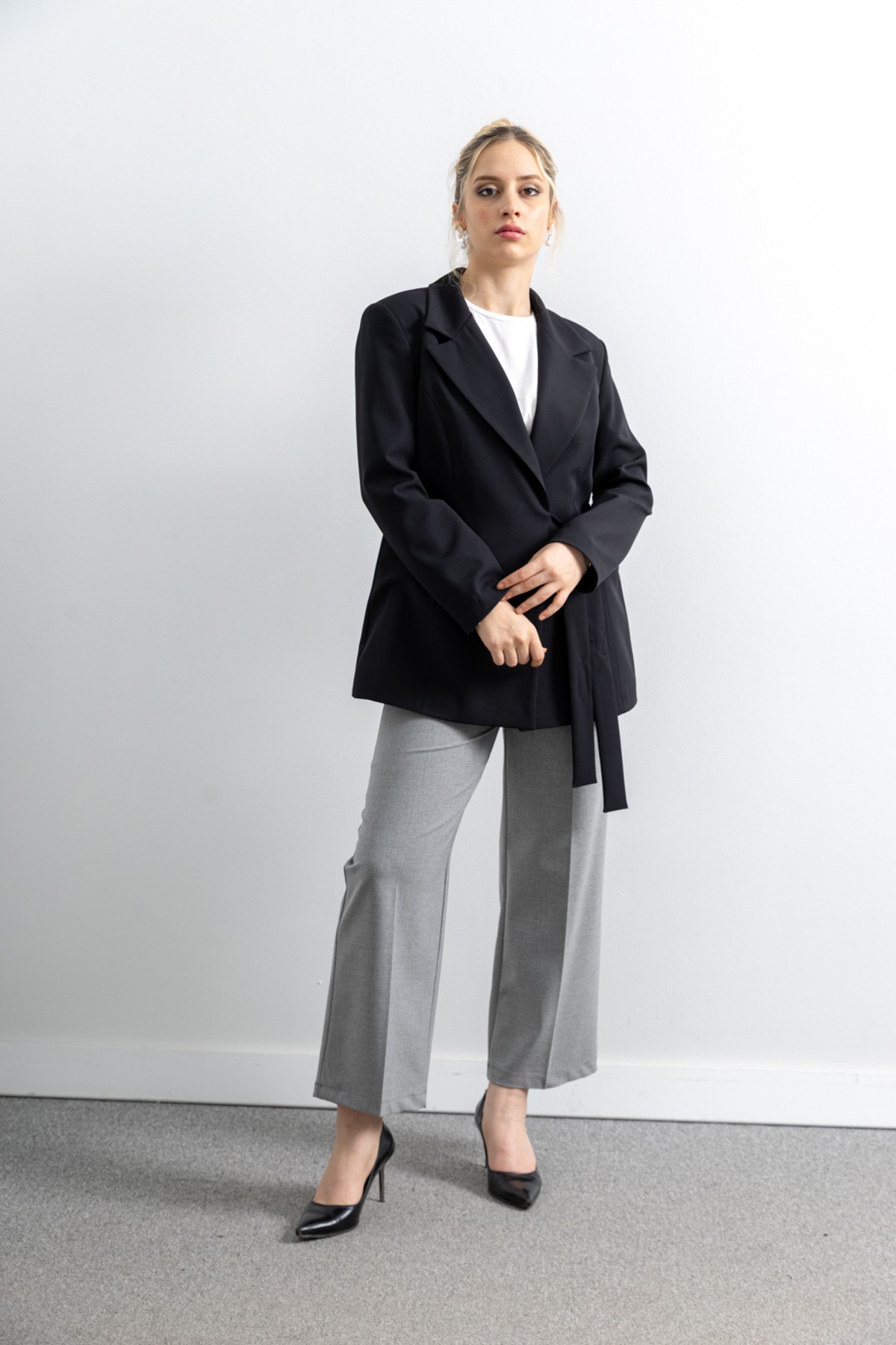 Kadın Bağlamalı Kuşak Detaylı Blazer Ceket
