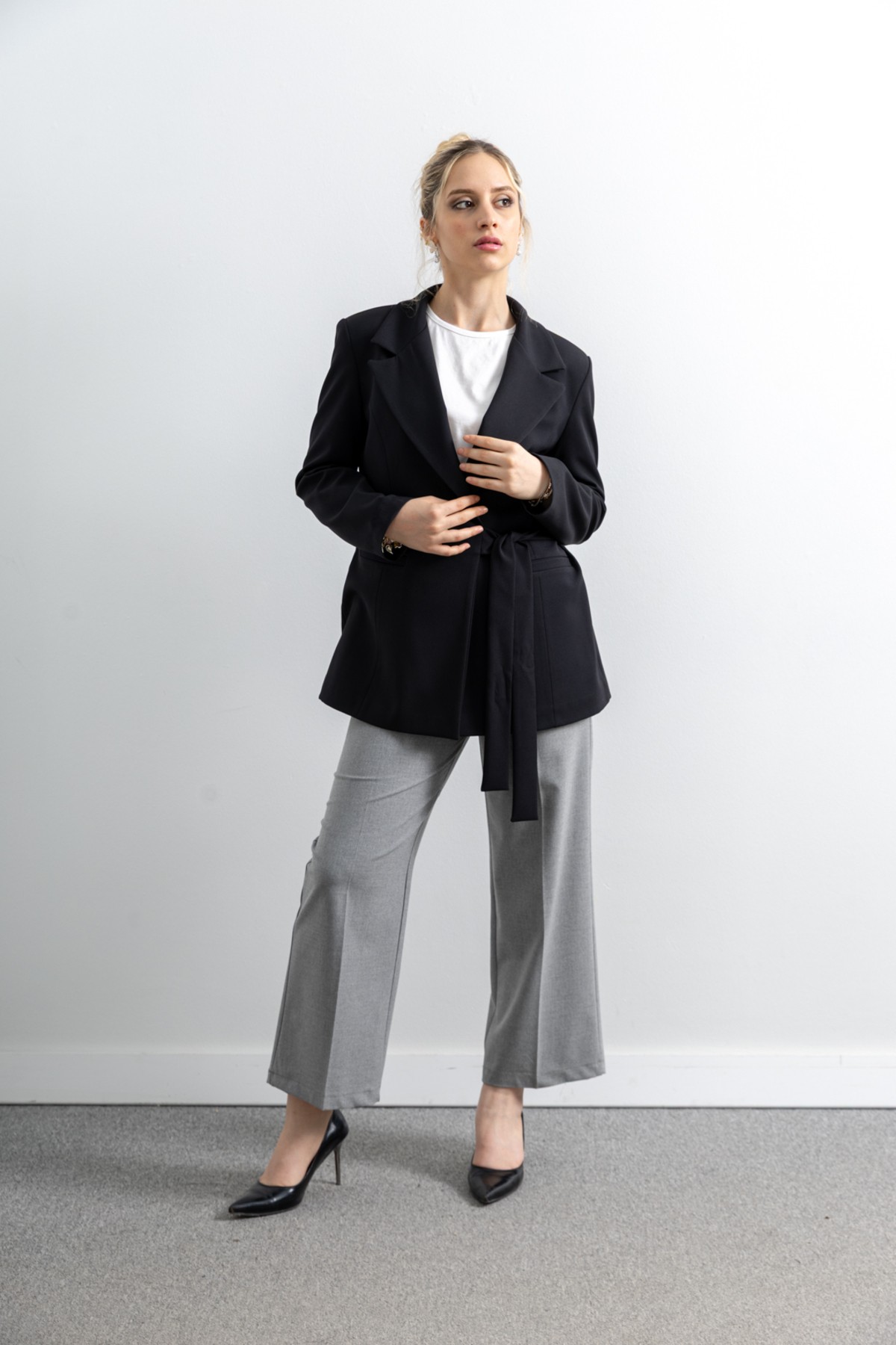Kadın Bağlamalı Kuşak Detaylı Blazer Ceket