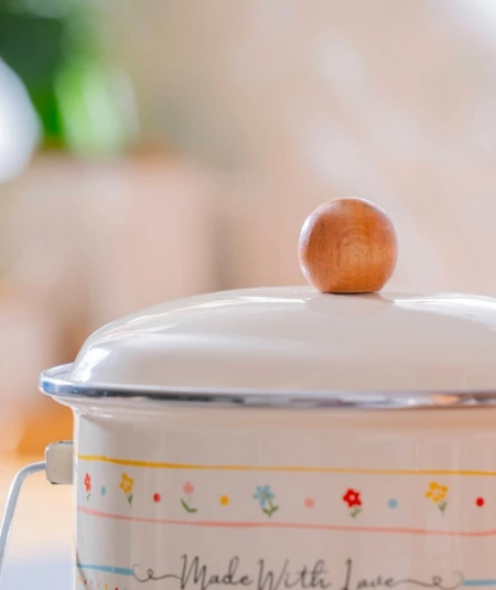 Made With Love Bakraç