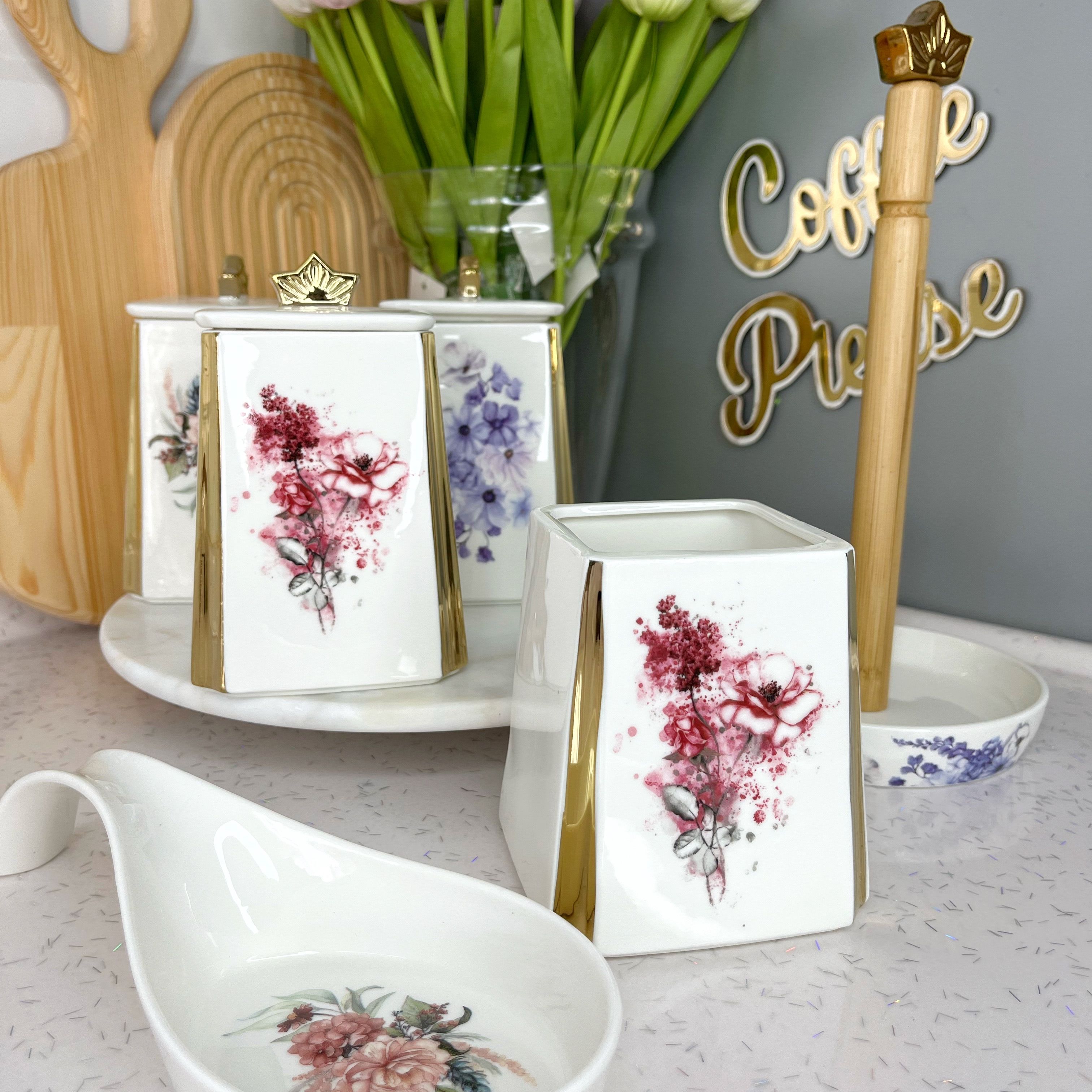 Çiçekli Model Tezgah Üzeri Porselen Set