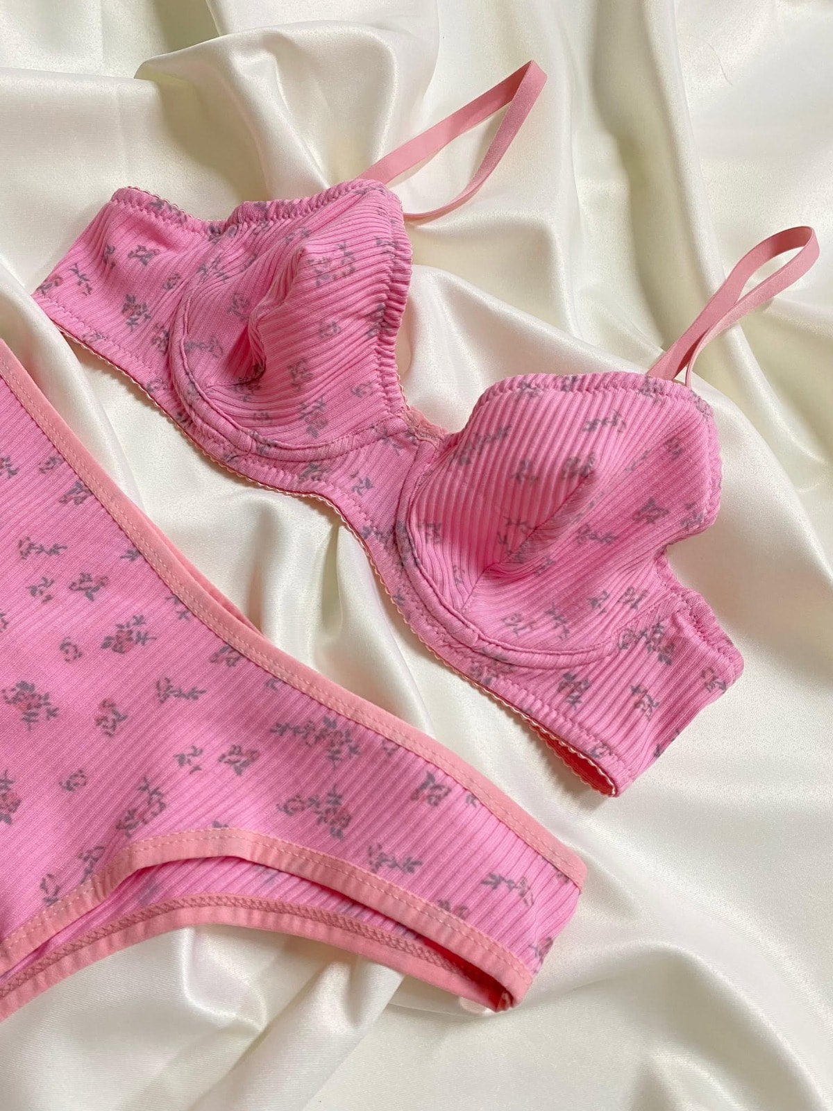 Pembe Çiçek Desenli Kaşkorse Sütyen Takım