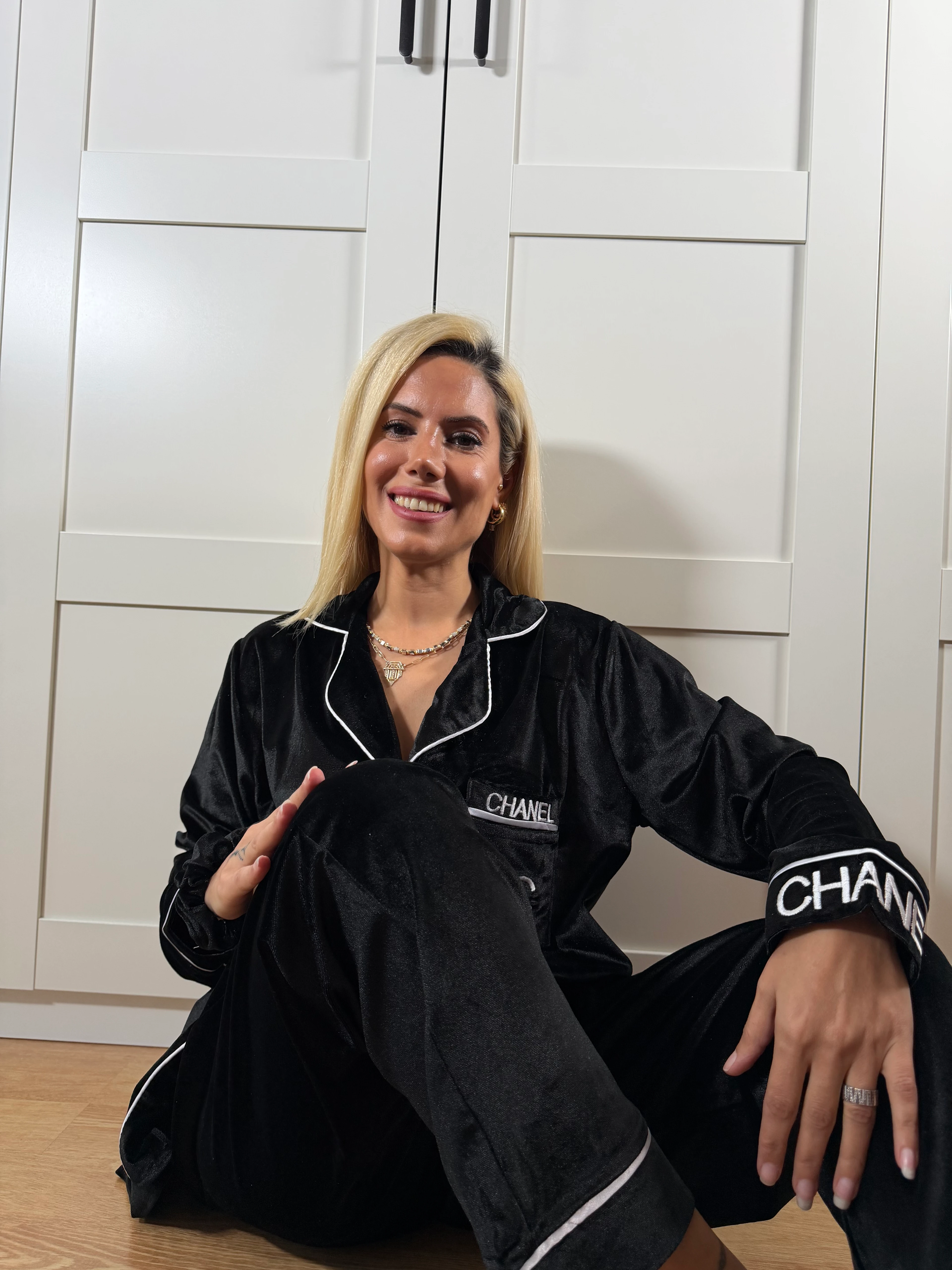 Nakışlı İnci Kadife Pijama Takımı