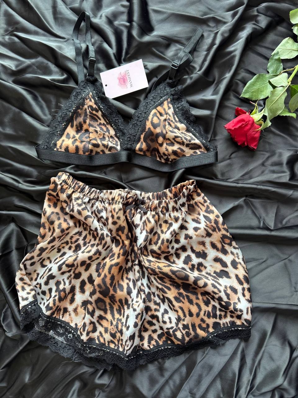 Şortlu Saten Büstiyer Gecelik Takımı - Leopar Desenli