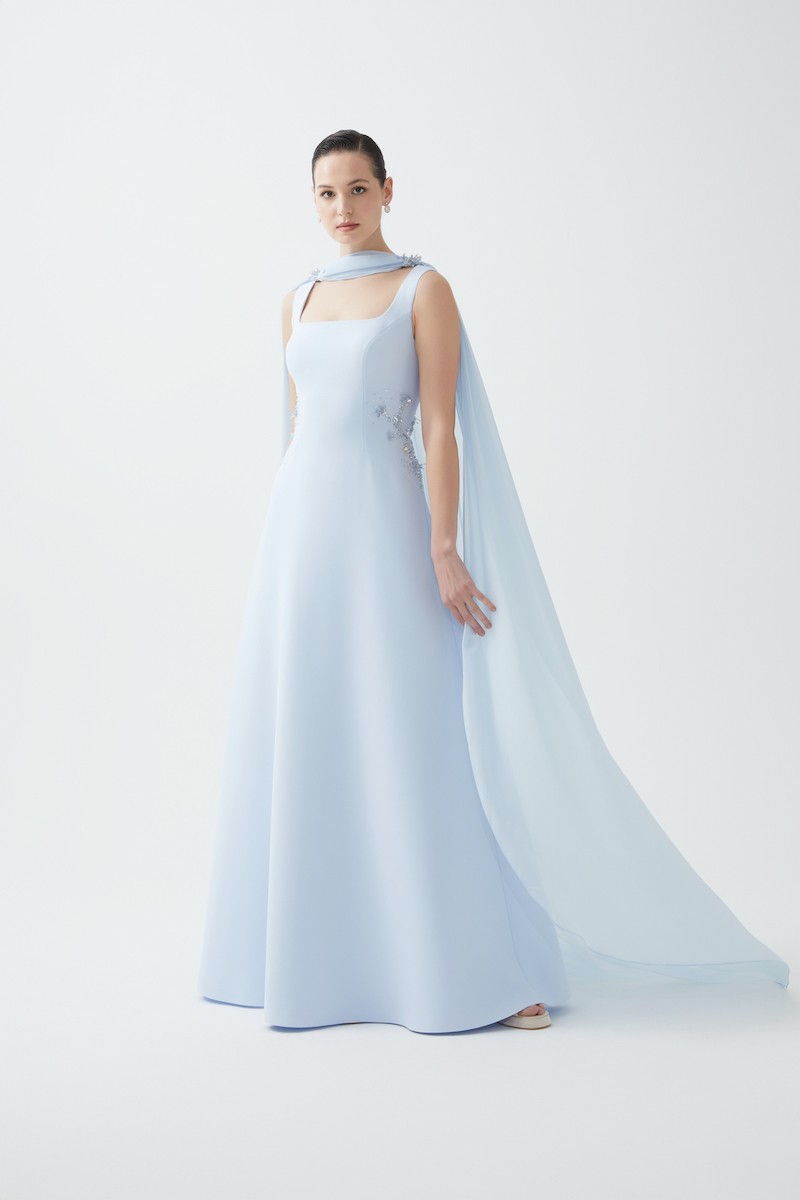 R86 - Square Neckline, Removable Chiffon Cape on the Shoulder, Hand-Embroidered Waist Detail, A-Line, Full-Length Dress