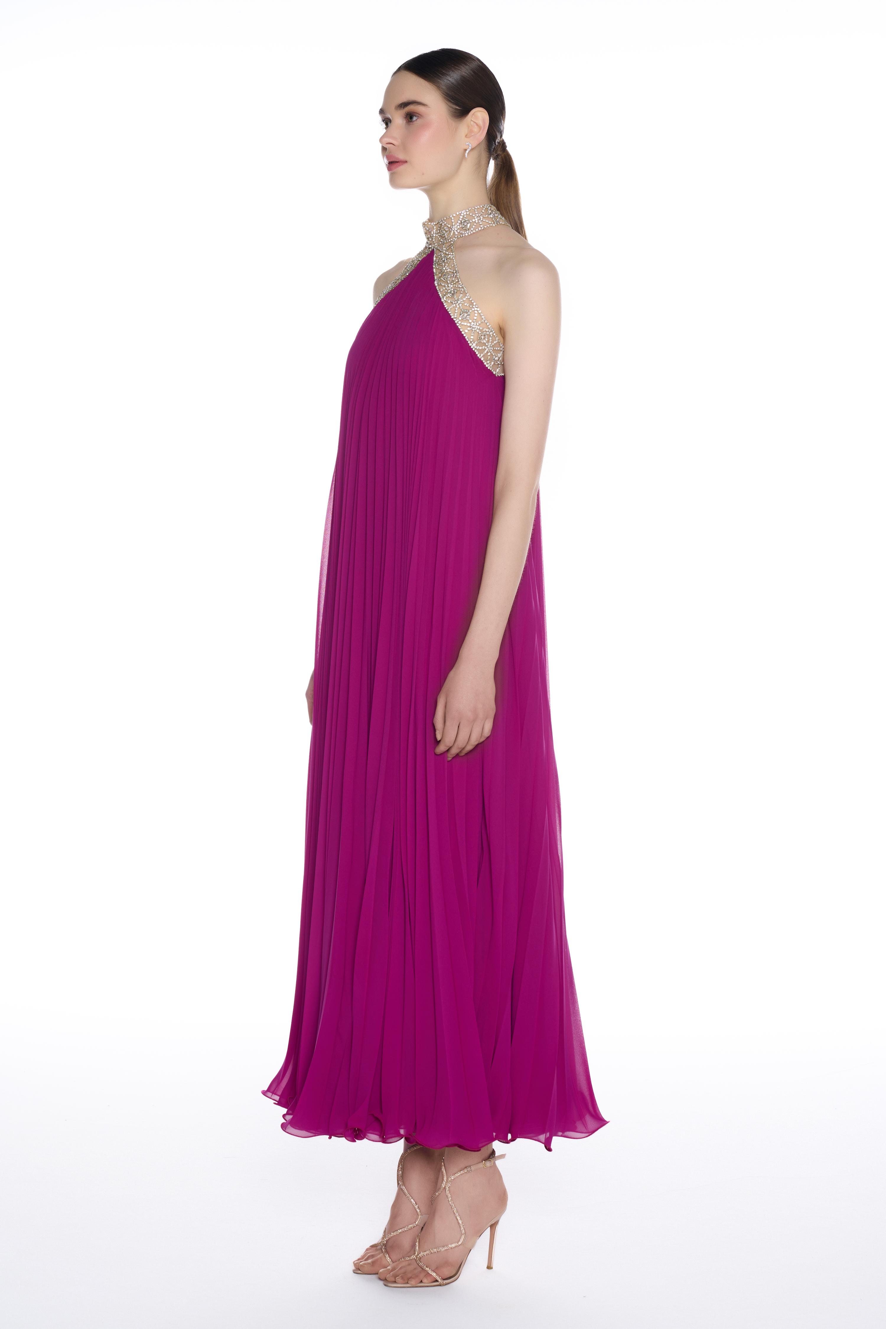 R45 - Halter Neck, Collar with Swarovski and Stone Hand-Embroidery, Complete Pleated, Long Dress