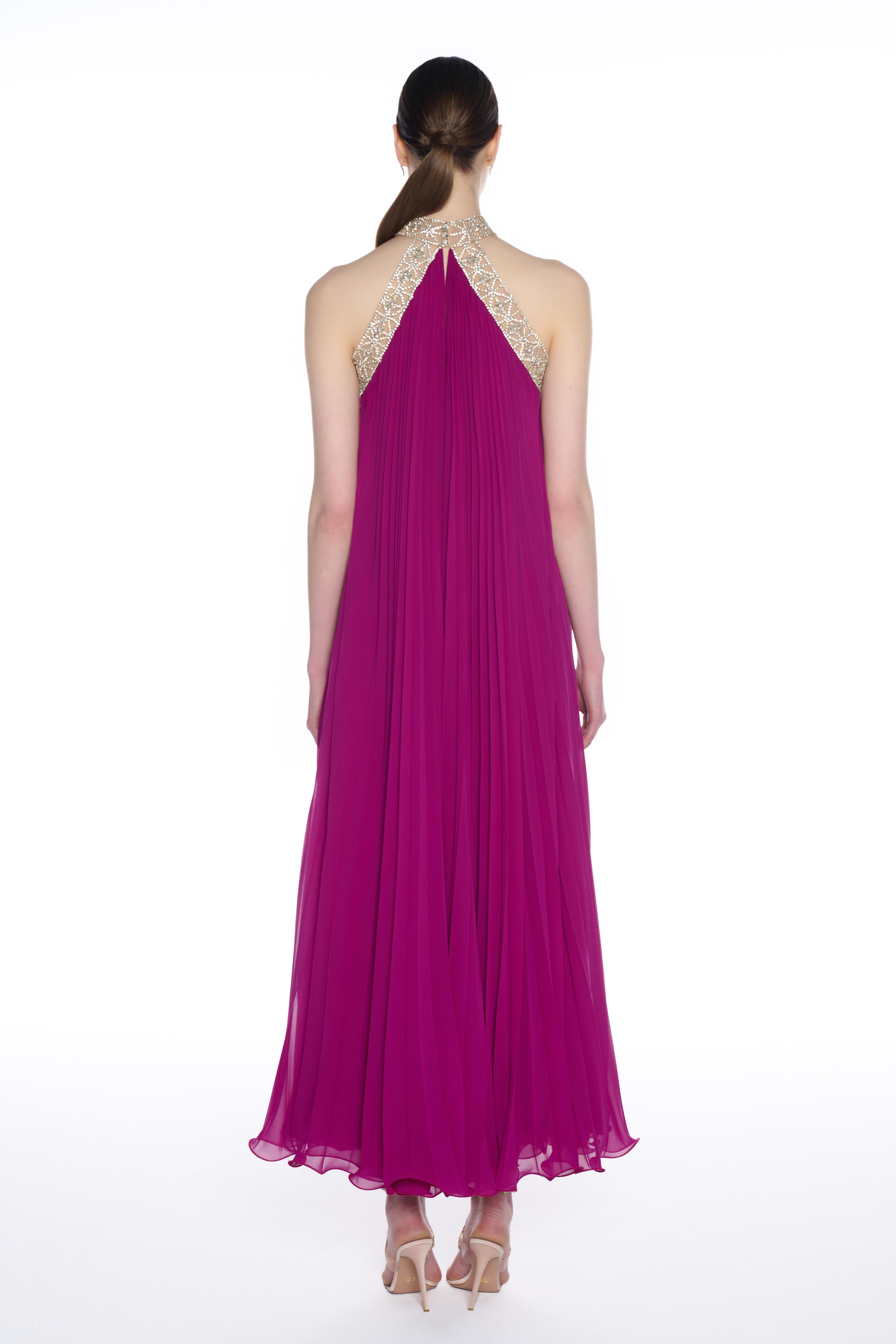 R45 - Halter Neck, Collar with Swarovski and Stone Hand-Embroidery, Complete Pleated, Long Dress