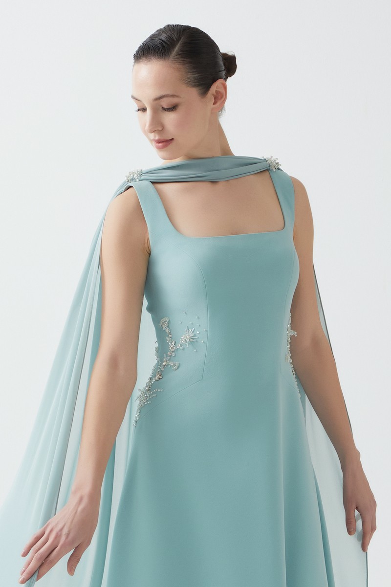 R86 - Square Neckline, Removable Chiffon Cape on the Shoulder, Hand-Embroidered Waist Detail, A-Line, Full-Length Dress