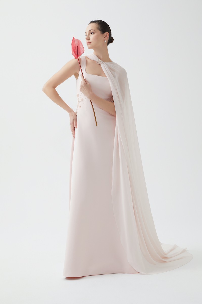 R86 - Square Neckline, Removable Chiffon Cape on the Shoulder, Hand-Embroidered Waist Detail, A-Line, Full-Length Dress