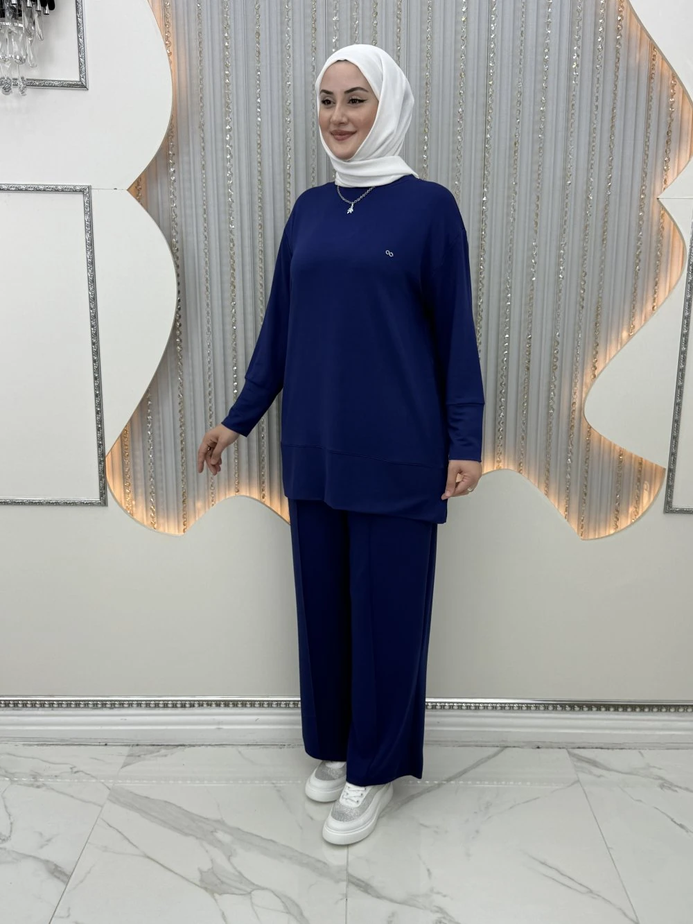 Leyal Pantolonlu Takım