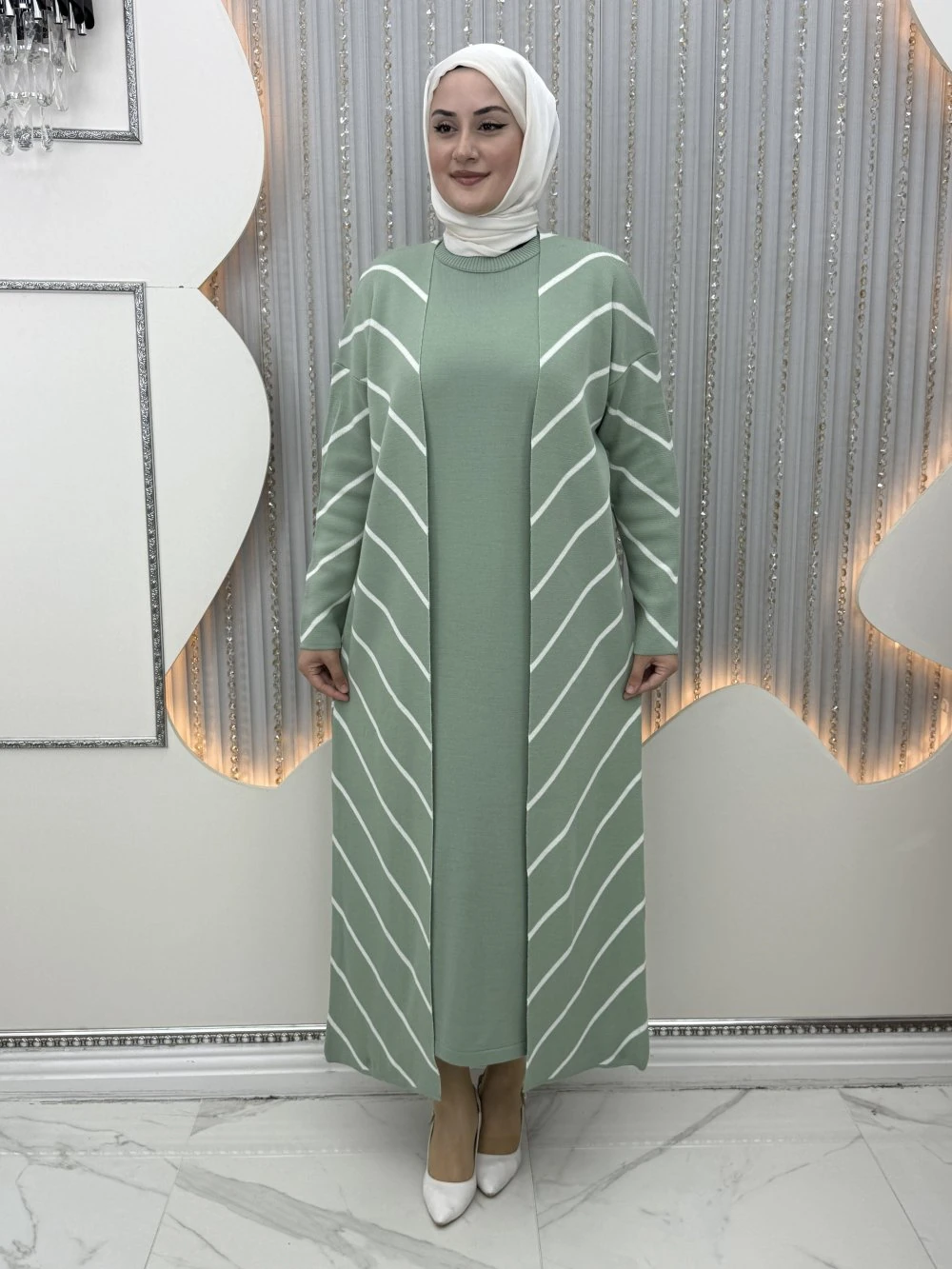 Bukle Elbiseli Hırka