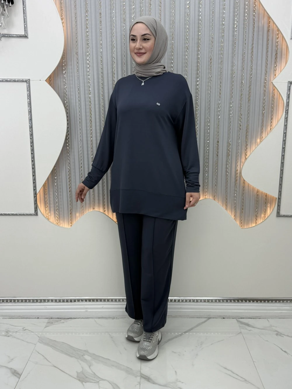 Leyal Pantolonlu Takım