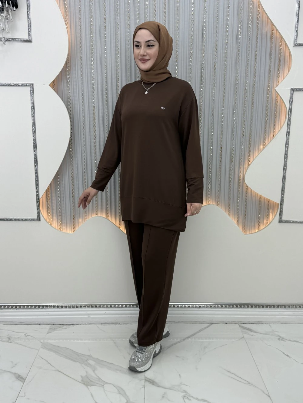 Leyal Pantolonlu Takım