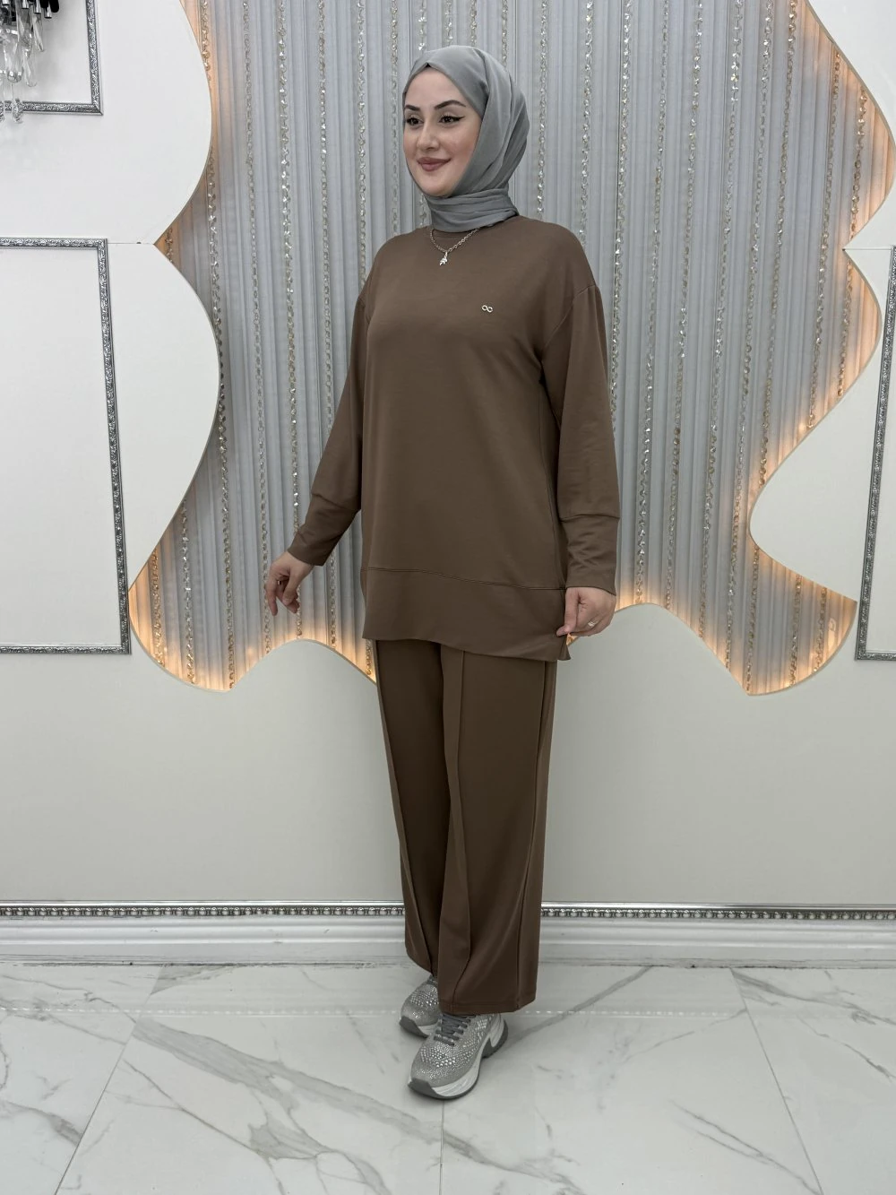 Leyal Pantolonlu Takım