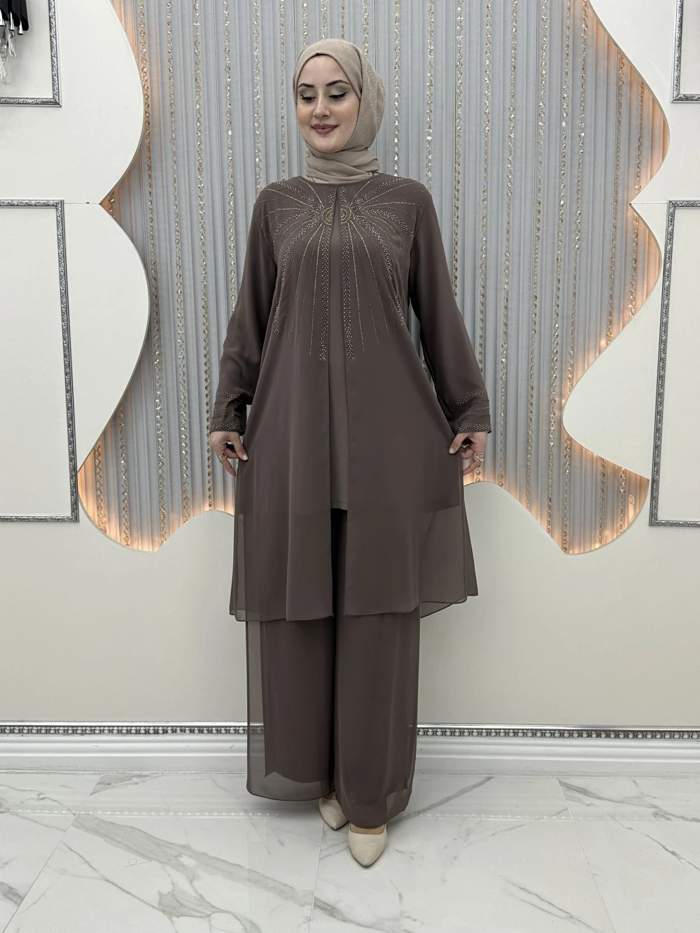 Balcan pantolonlu takım