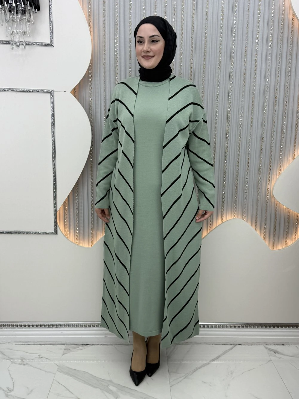 Bukle Elbiseli Hırka