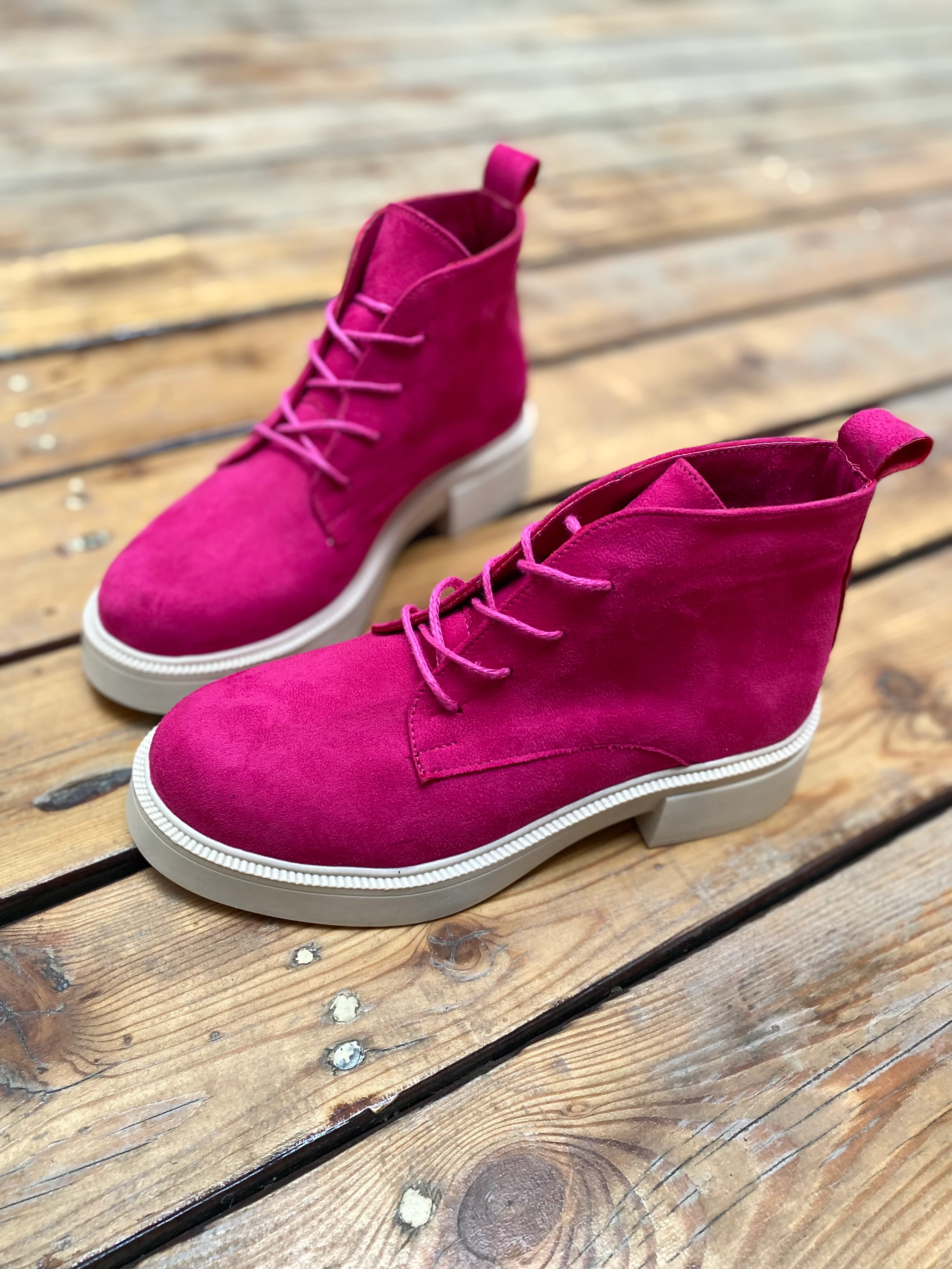 Kauçuk Taban Nubuk Bağcıklı Bot