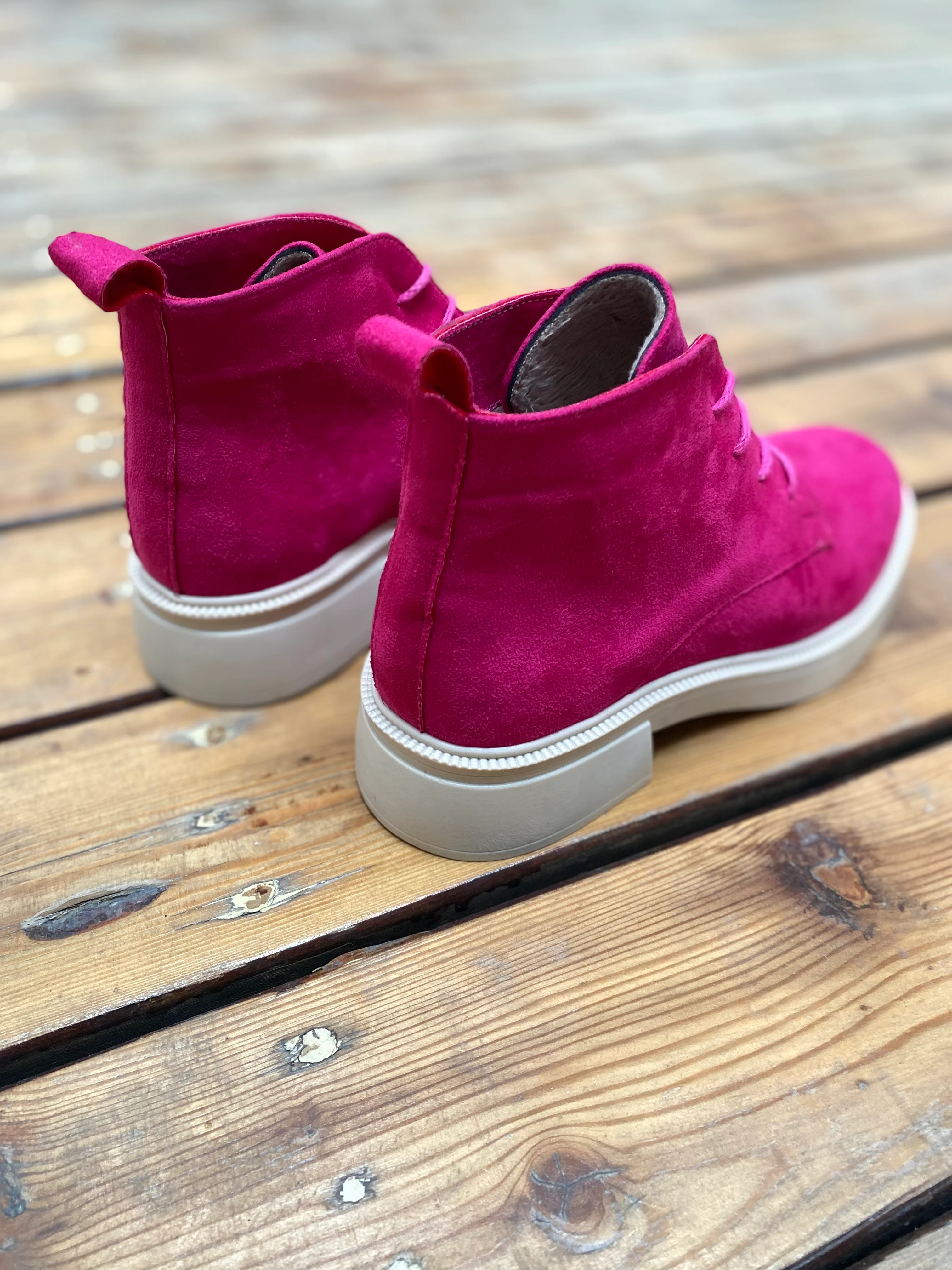 Kauçuk Taban Nubuk Bağcıklı Bot