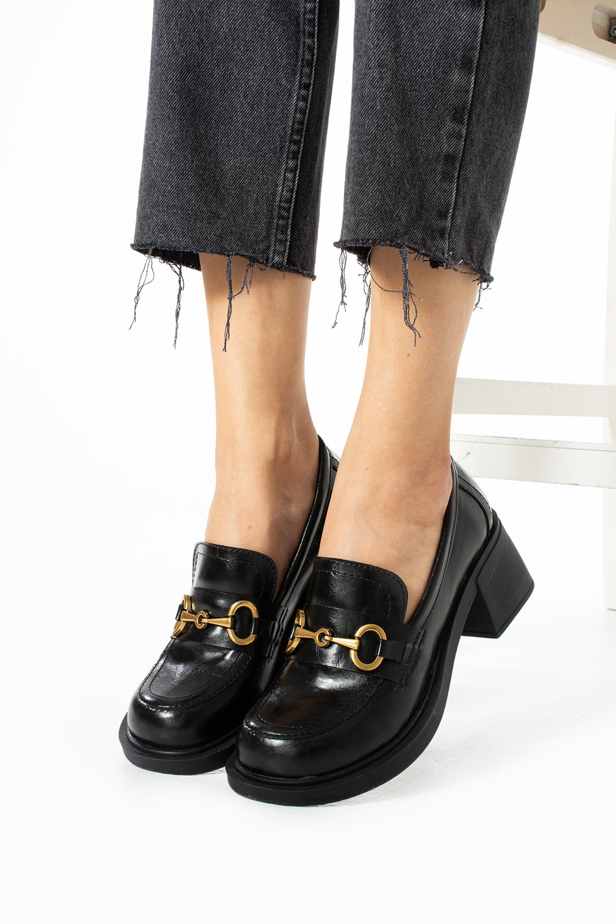 Olivia Model Toka Aksesuarlı Kalın Topuk Loafer