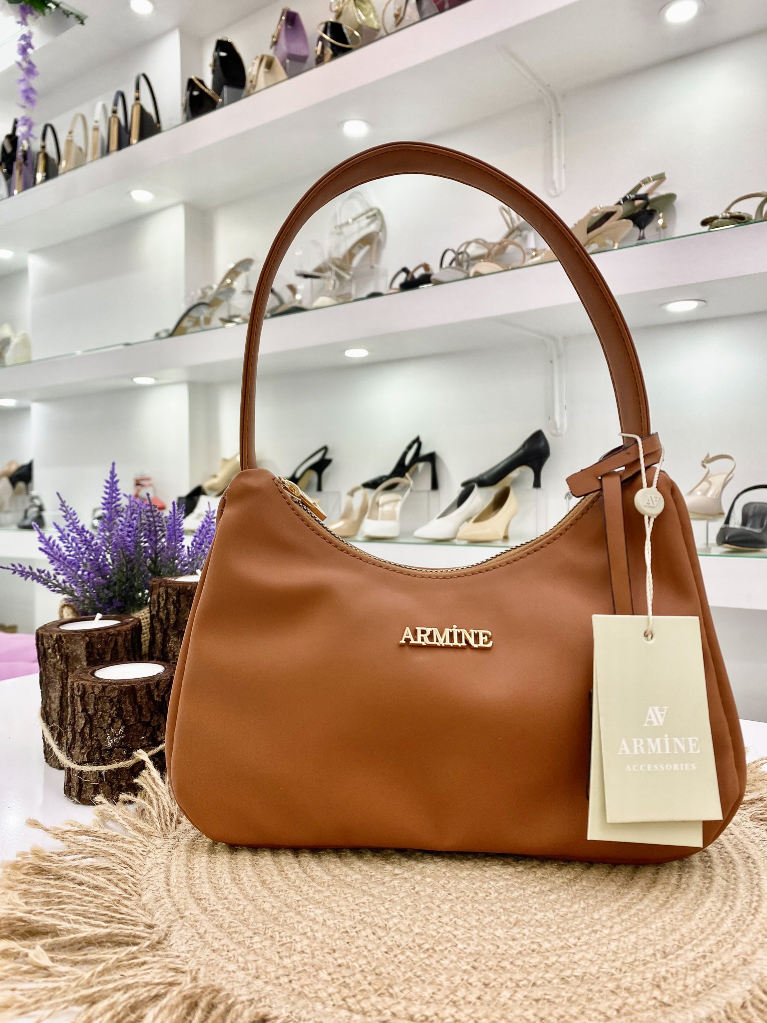 Armine 335 El Çantası