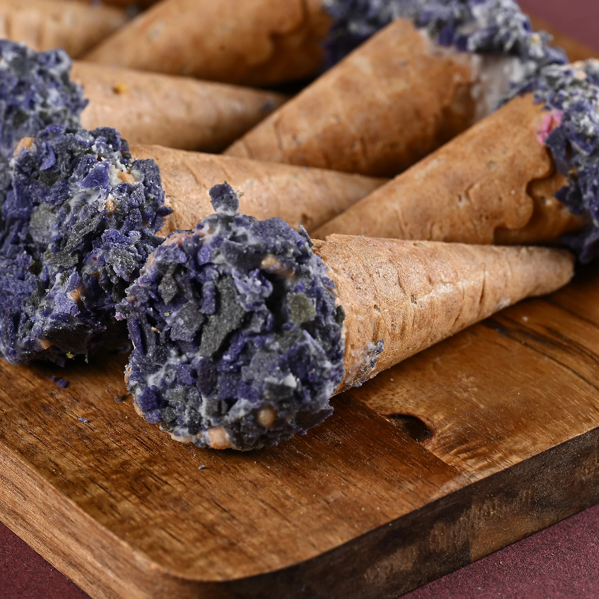 Frambuazlı Çikolatalı Kornet